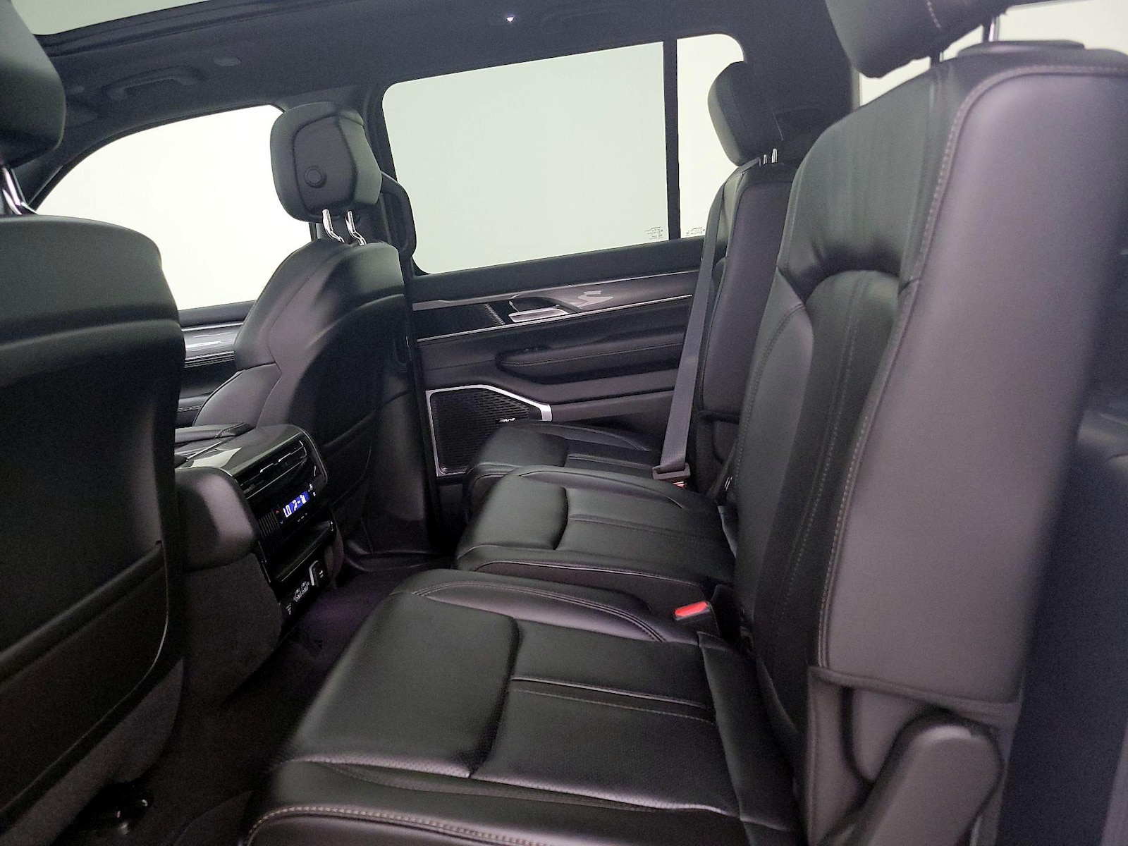 2022 Jeep Wagoneer Series I - Photo 22