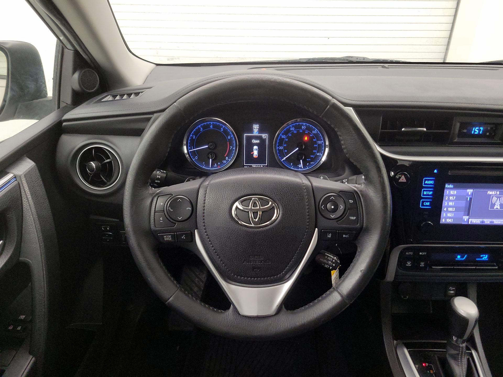 Thumbnail: 2017 Toyota Corolla - 10