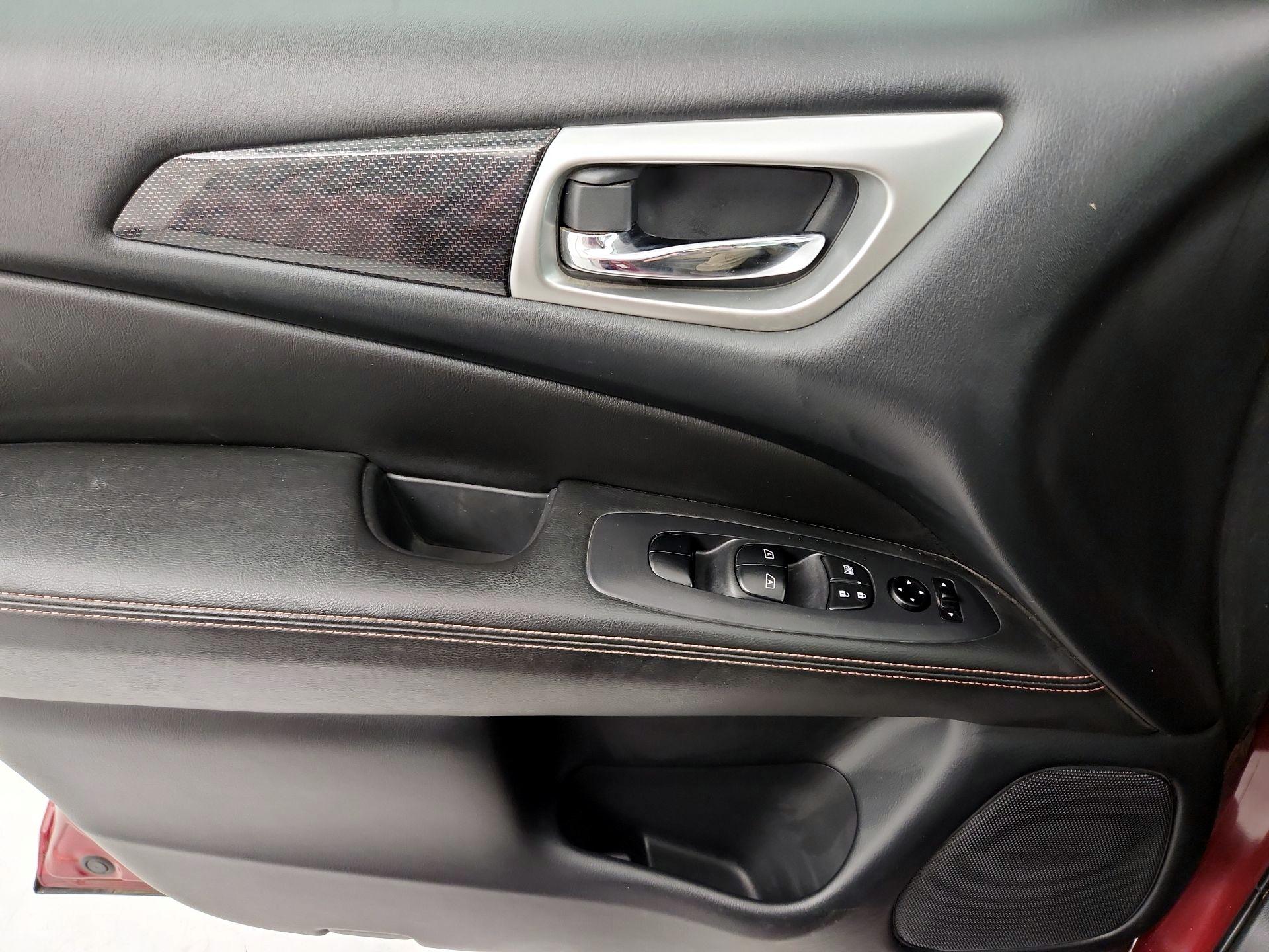 Thumbnail: 2019 Nissan Pathfinder - 12
