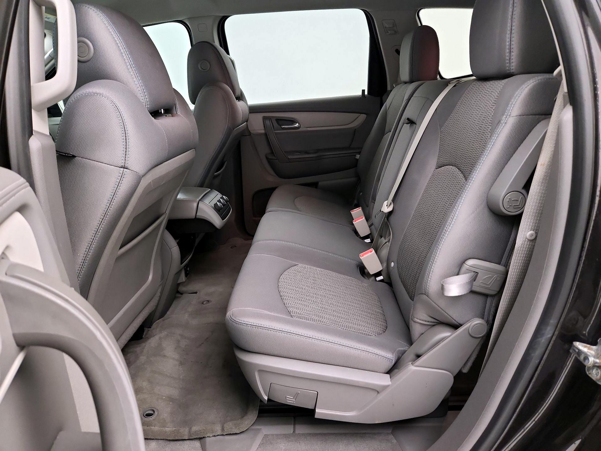 Thumbnail: 2017 Chevrolet Traverse - 19