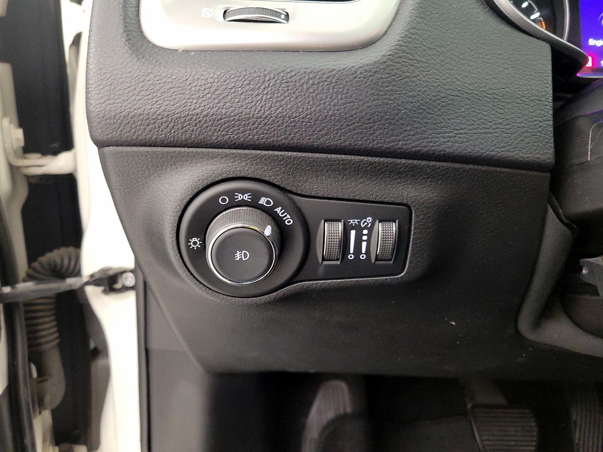 Thumbnail: 2017 Jeep Compass - 13