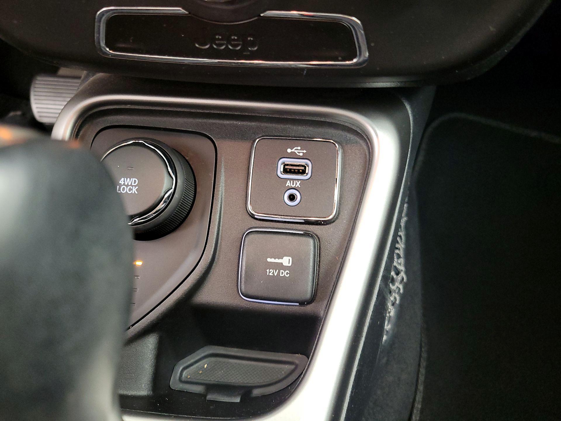 Thumbnail: 2017 Jeep Compass - 18