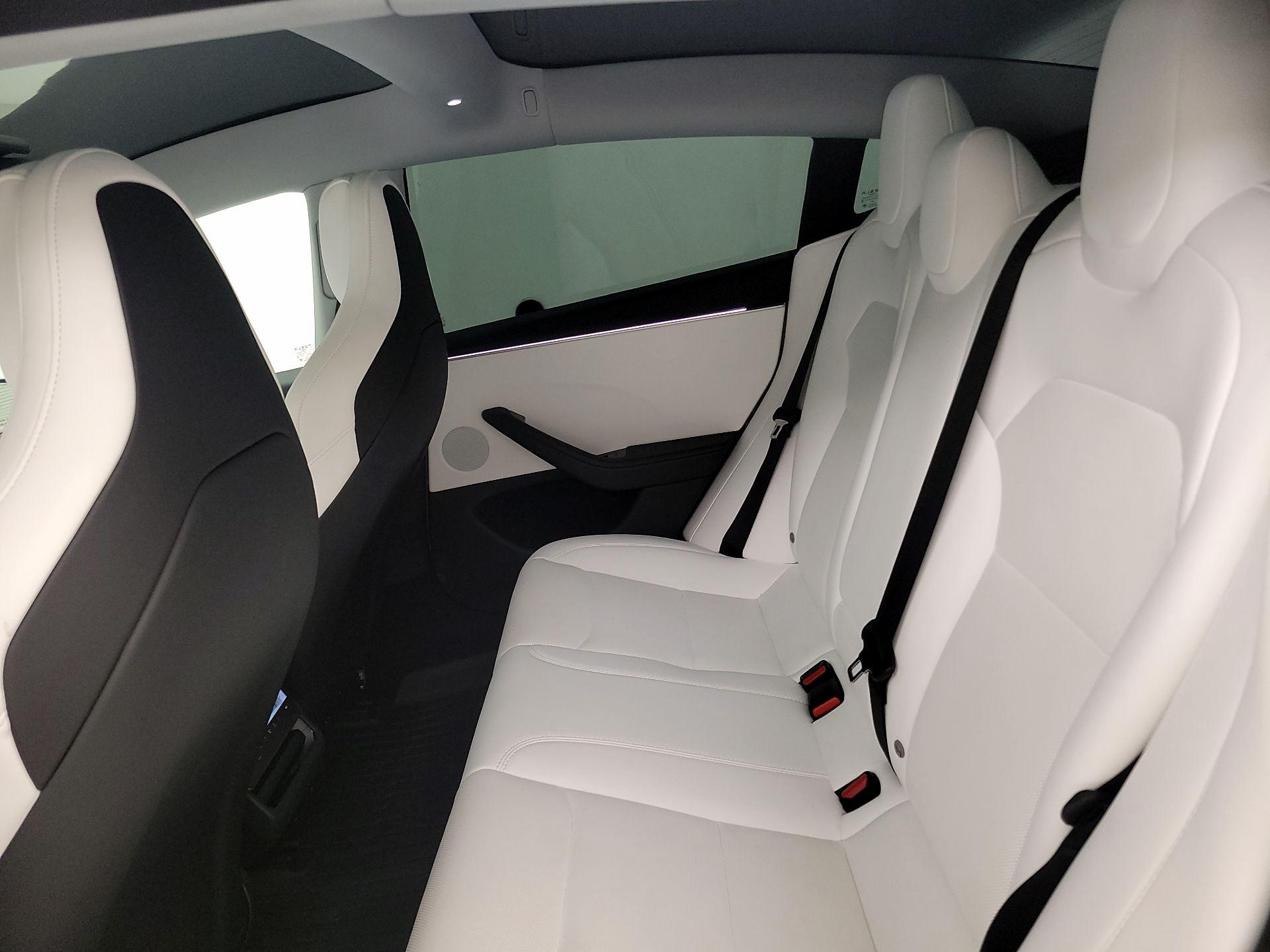 Thumbnail: 2025 Tesla Model 3 - 19