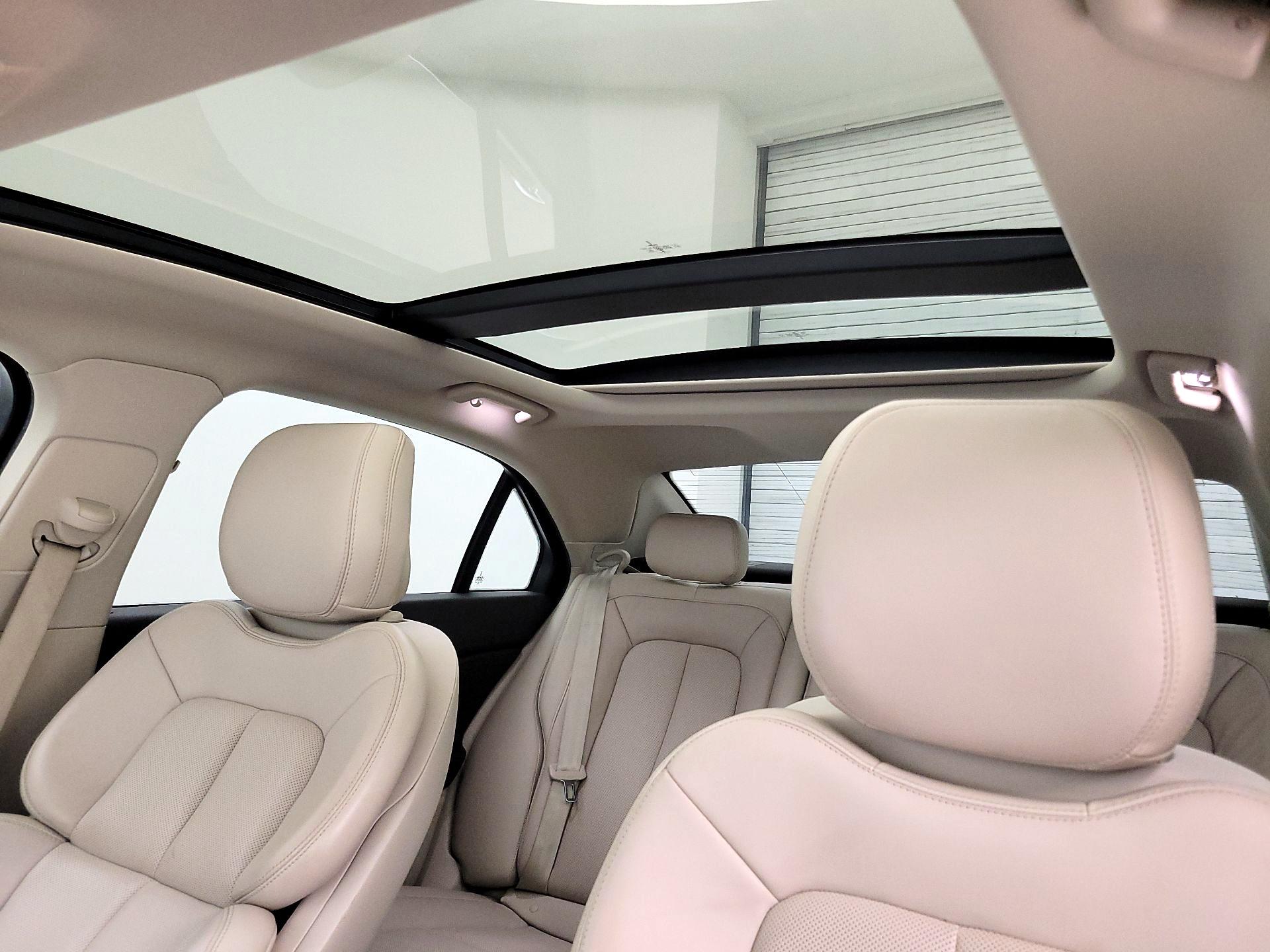 Thumbnail: 2019 Lincoln Continental - 20