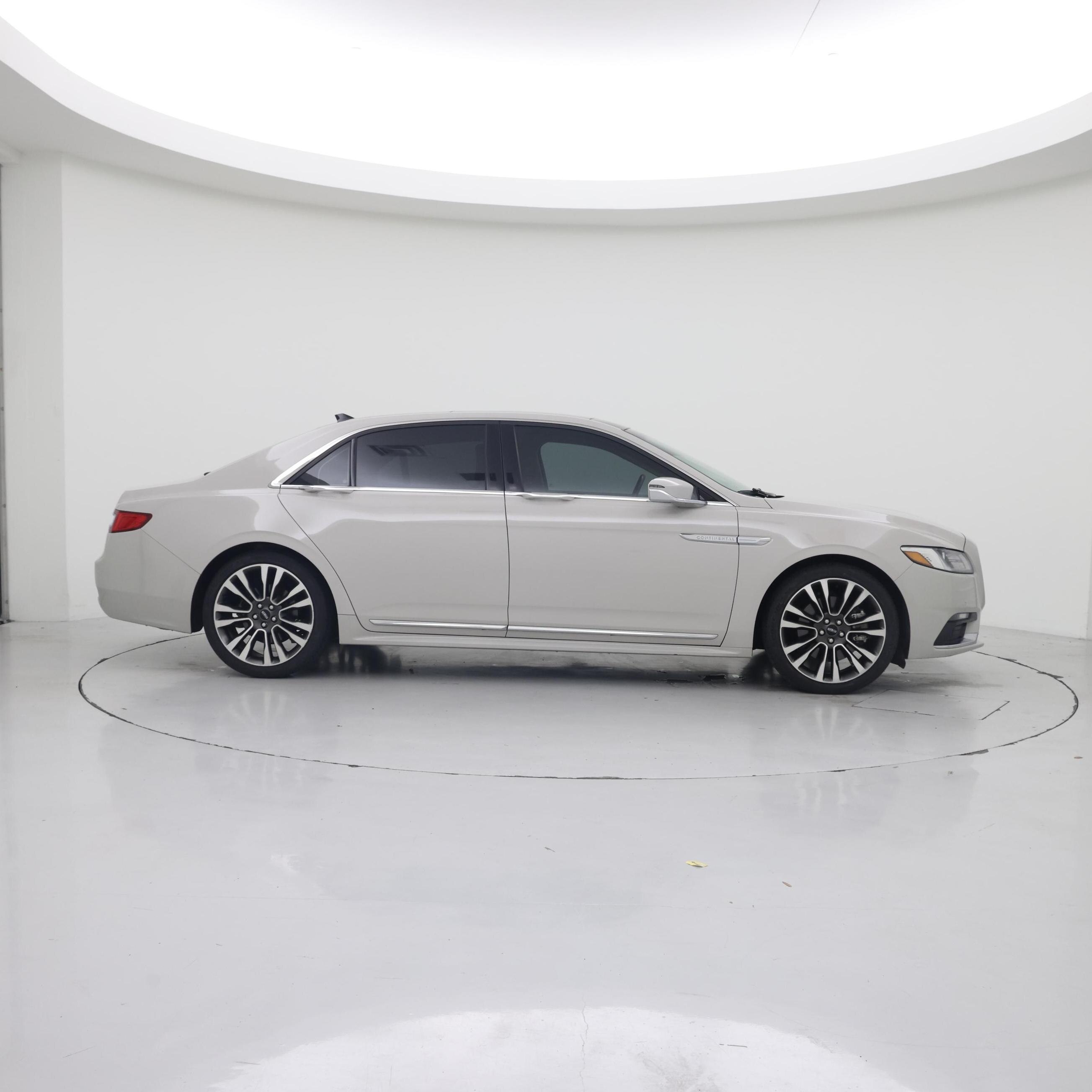 Thumbnail: 2019 Lincoln Continental - 7