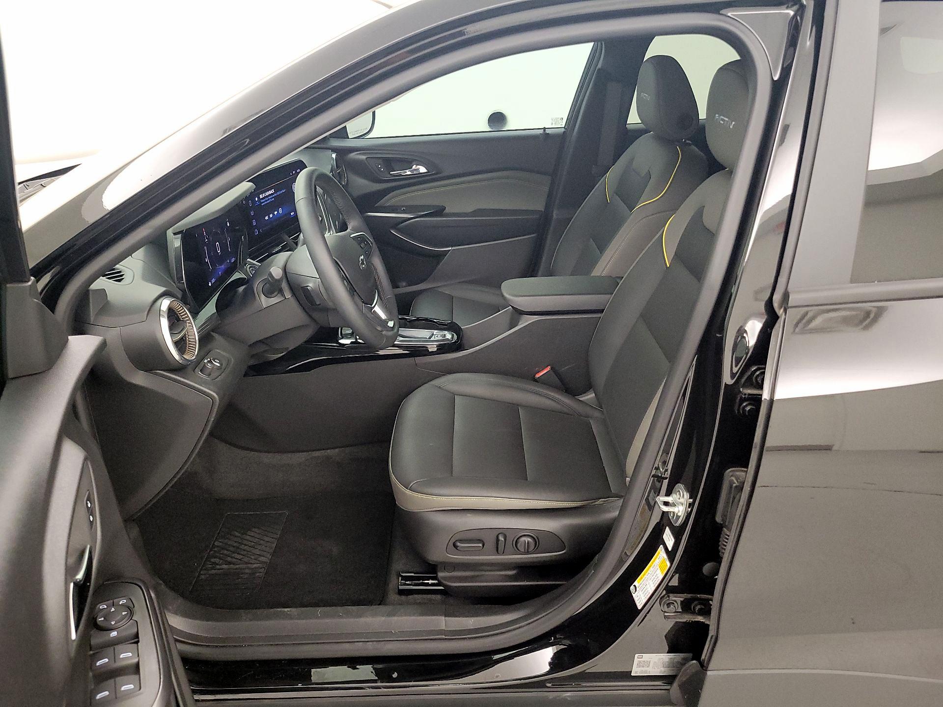 Thumbnail: 2025 Chevrolet Trax - 11