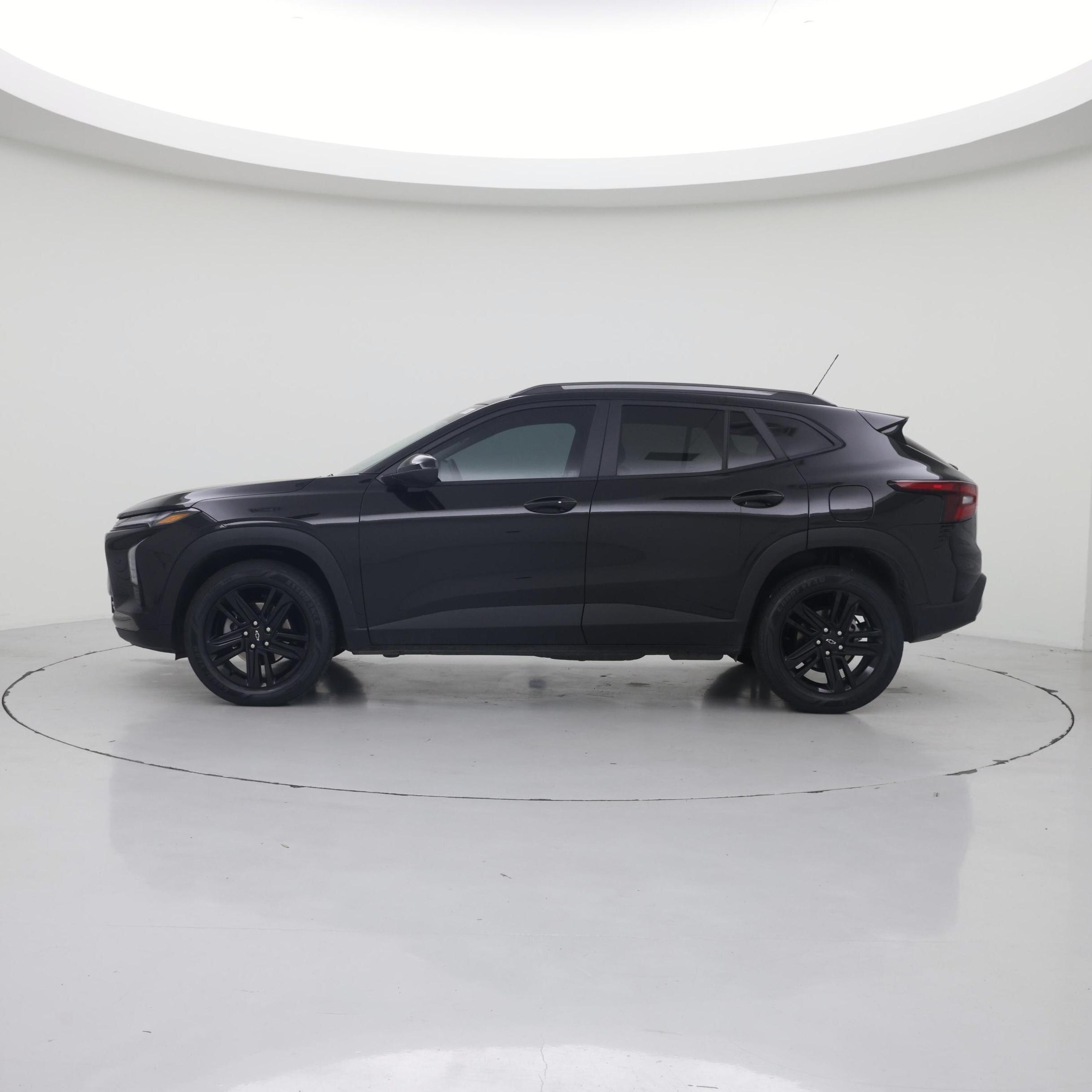 Thumbnail: 2025 Chevrolet Trax - 3