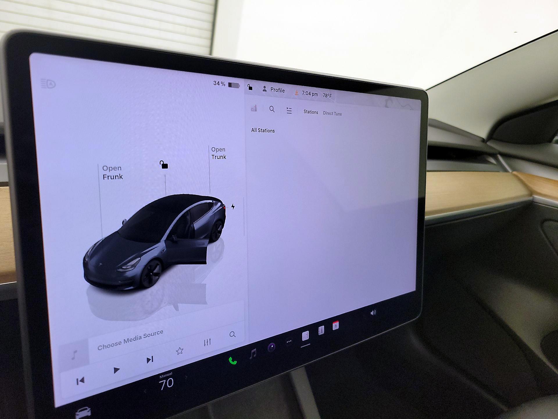 Thumbnail: 2022 Tesla Model 3 - 15