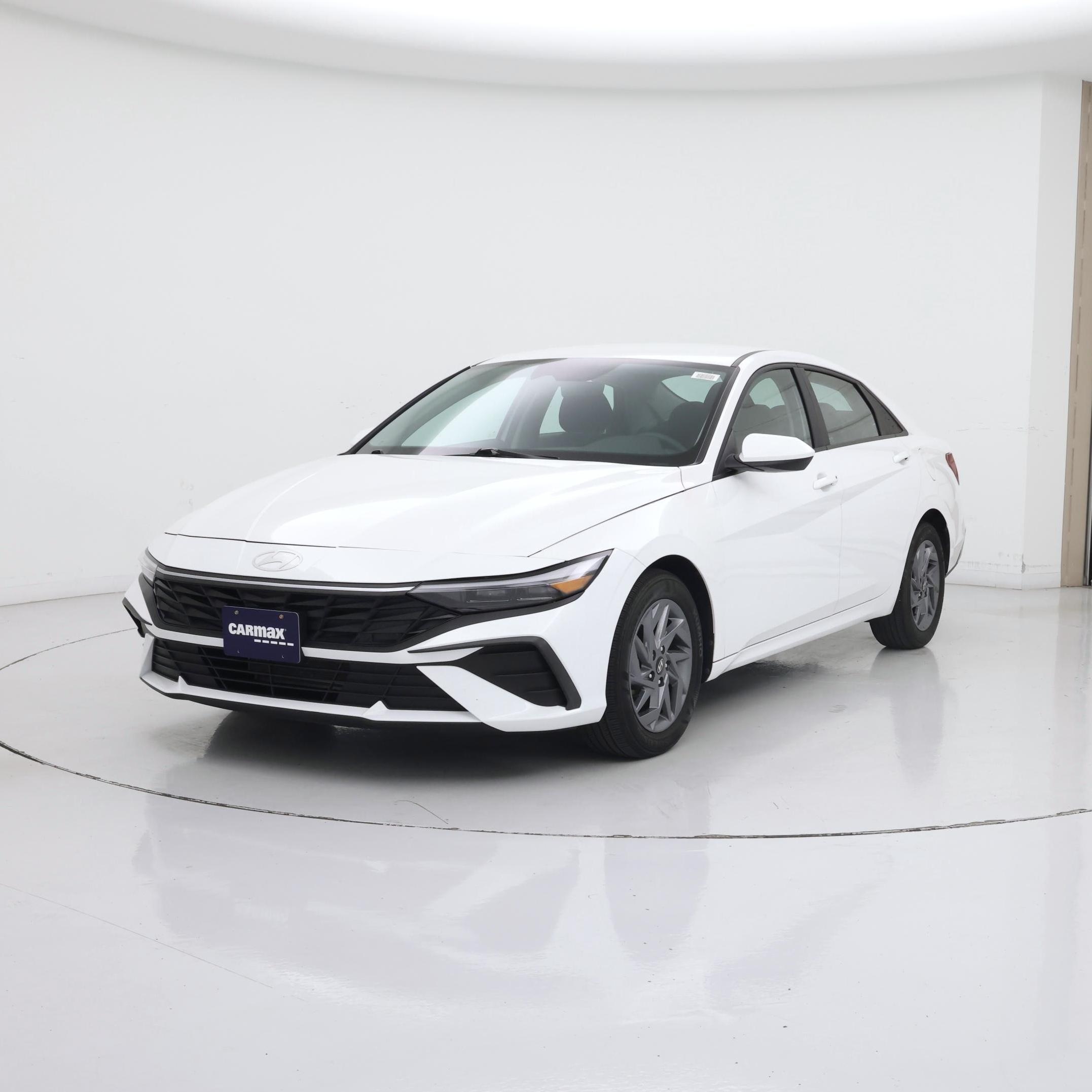 Thumbnail: 2024 Hyundai Elantra - 4