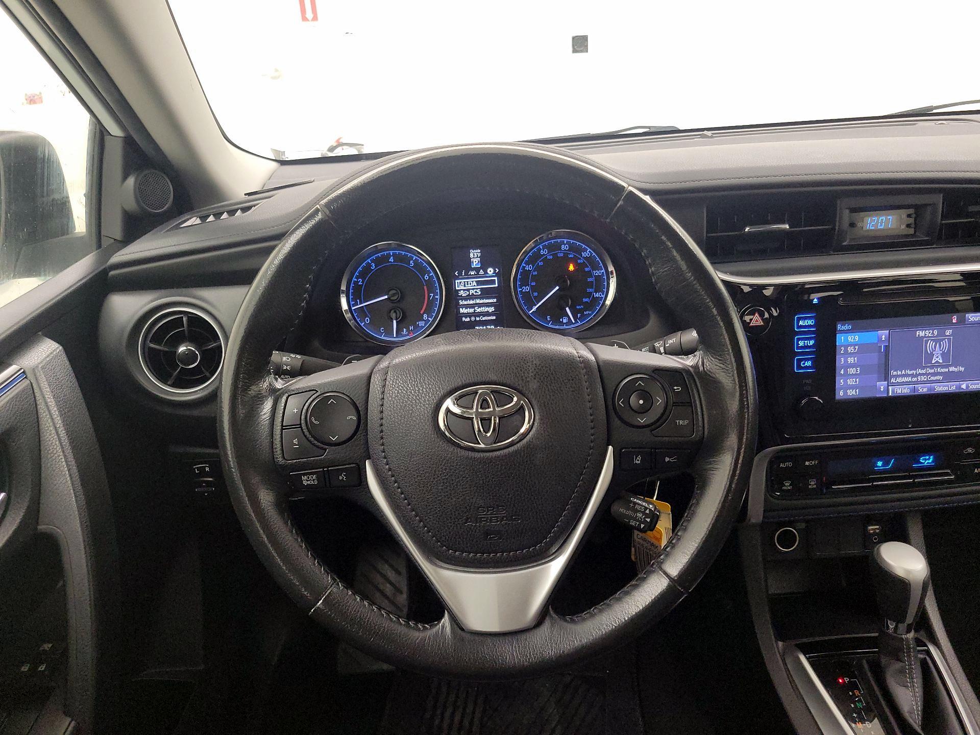 Thumbnail: 2017 Toyota Corolla - 10