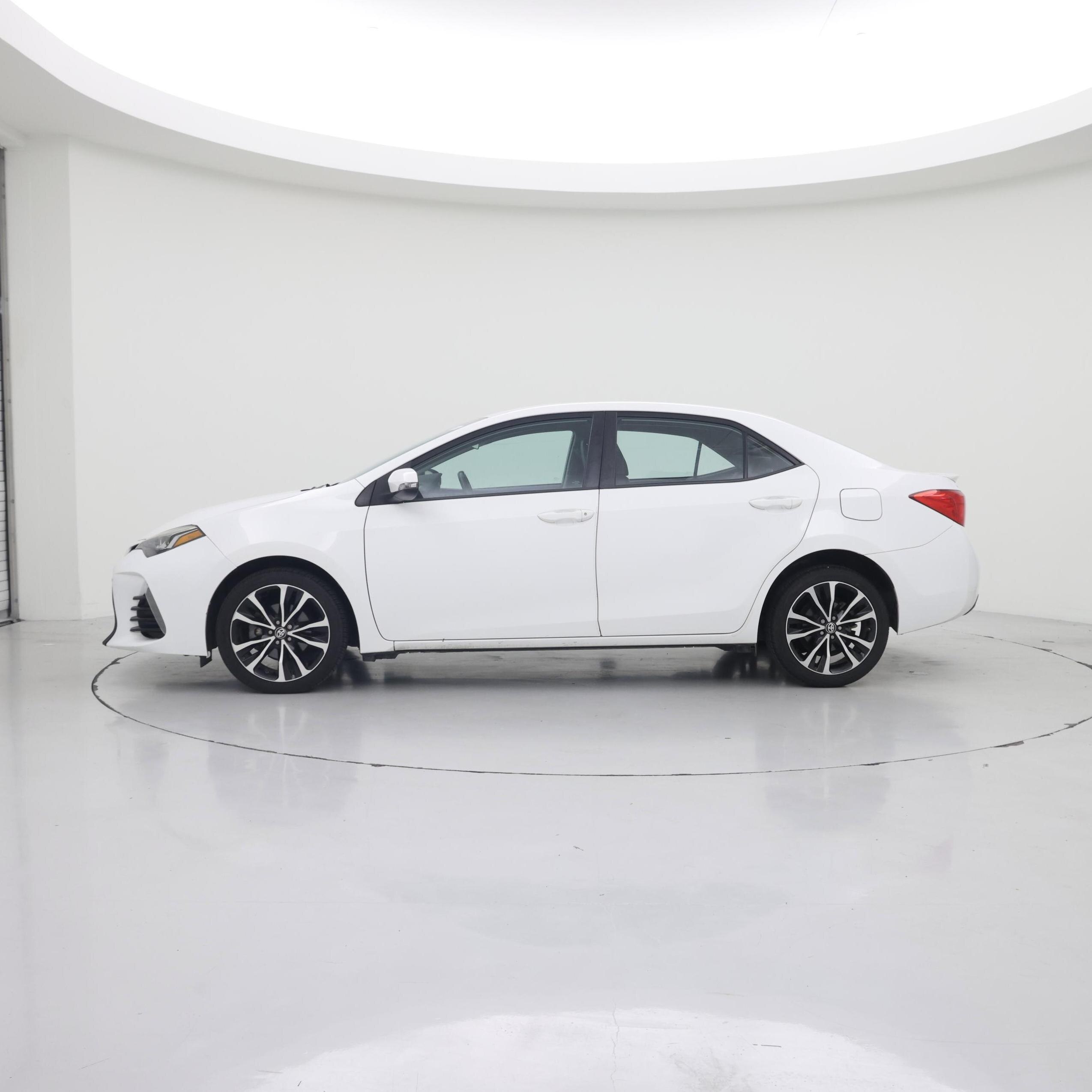 Thumbnail: 2017 Toyota Corolla - 3