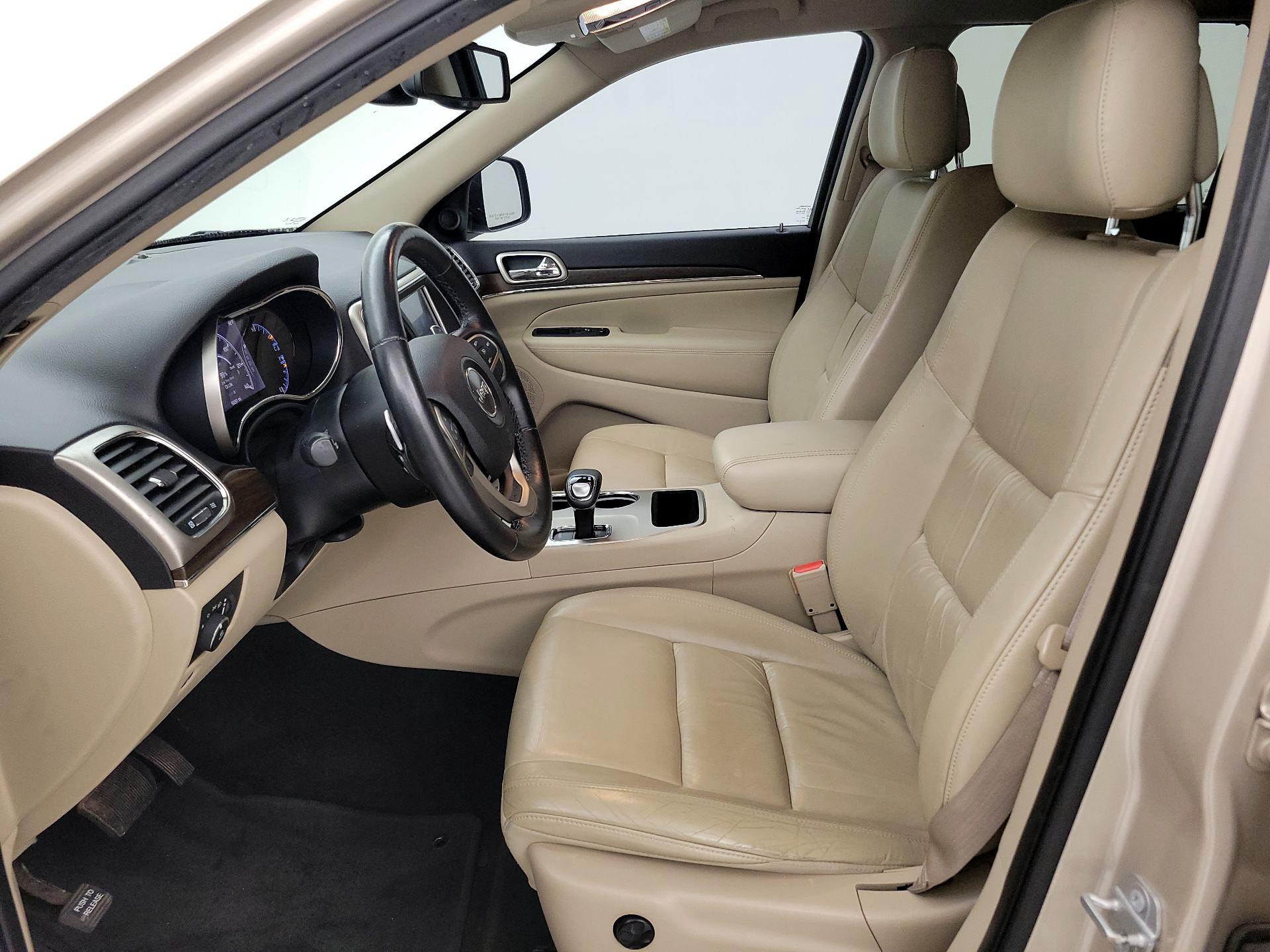 Thumbnail: 2015 Jeep Grand Cherokee - 11