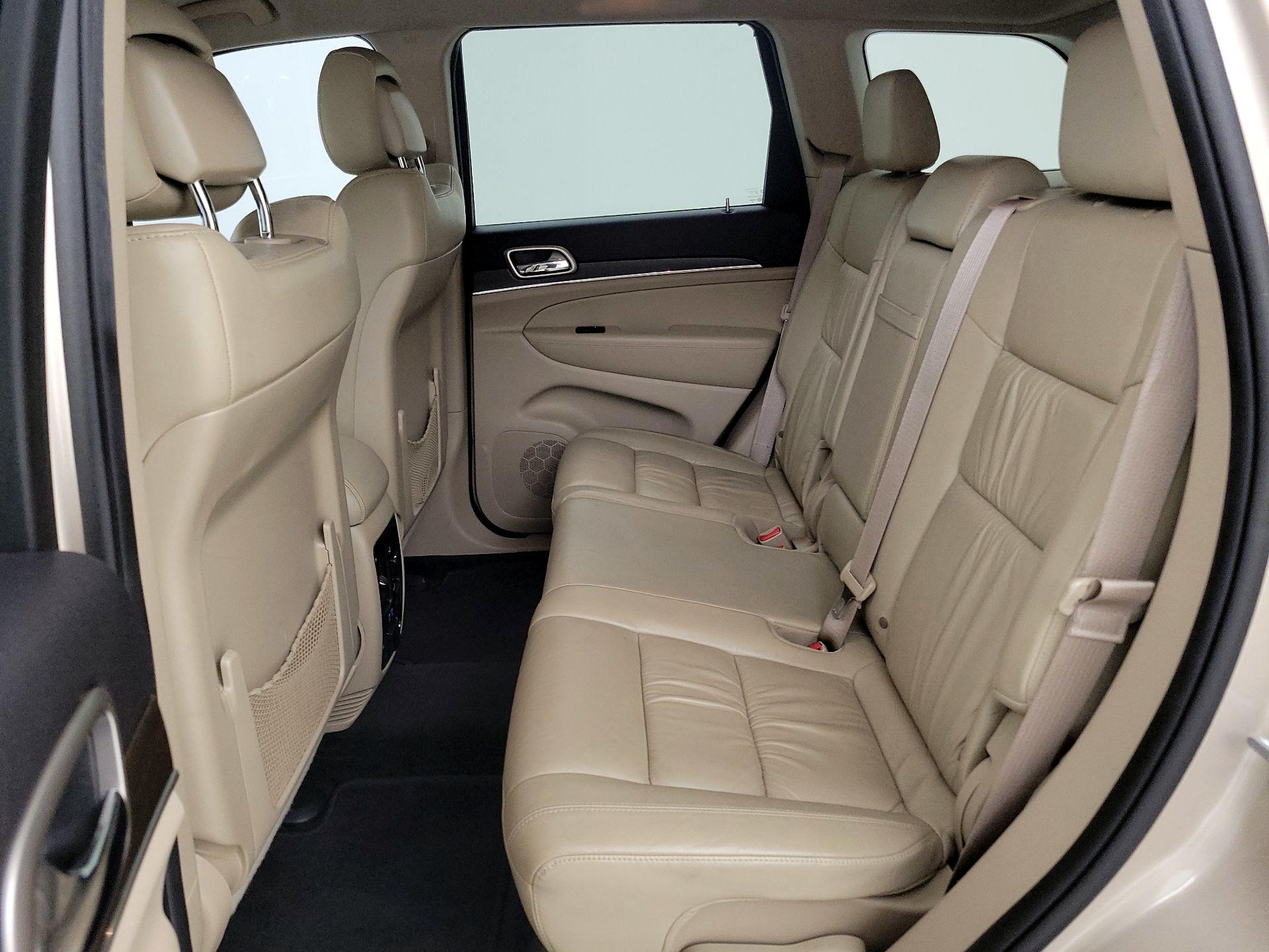 Thumbnail: 2015 Jeep Grand Cherokee - 20
