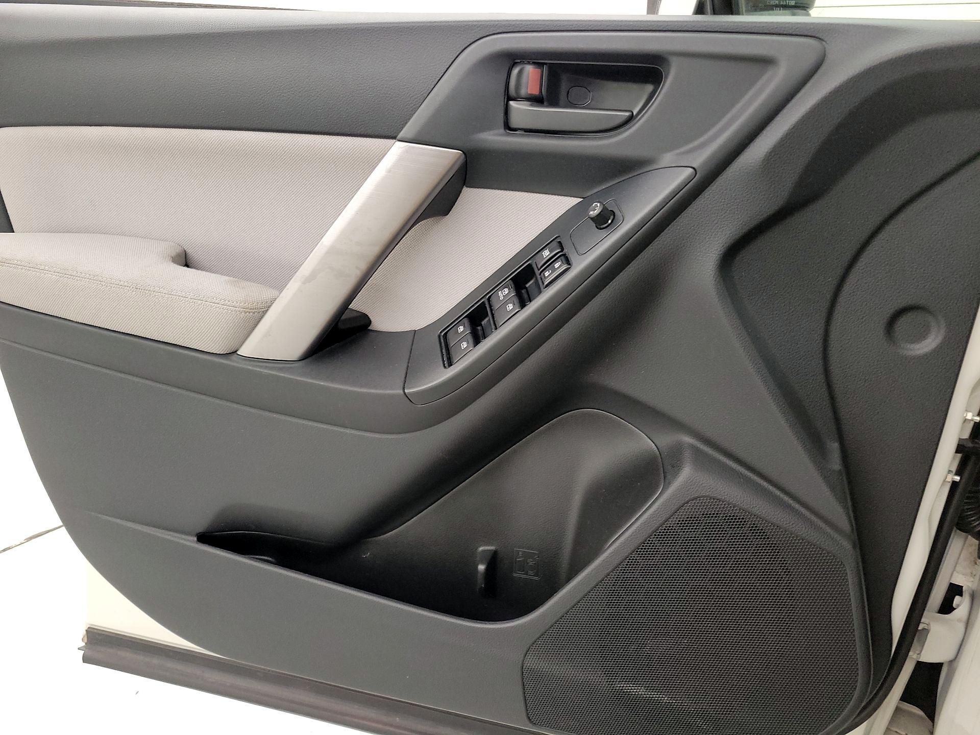 Thumbnail: 2015 Subaru Forester - 12