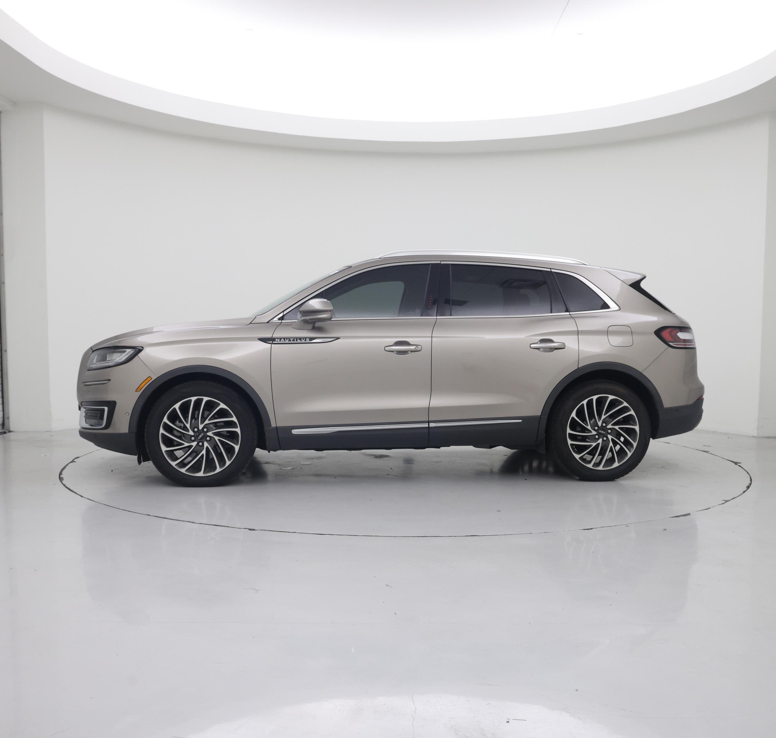 Thumbnail: 2020 Lincoln Nautilus - 3