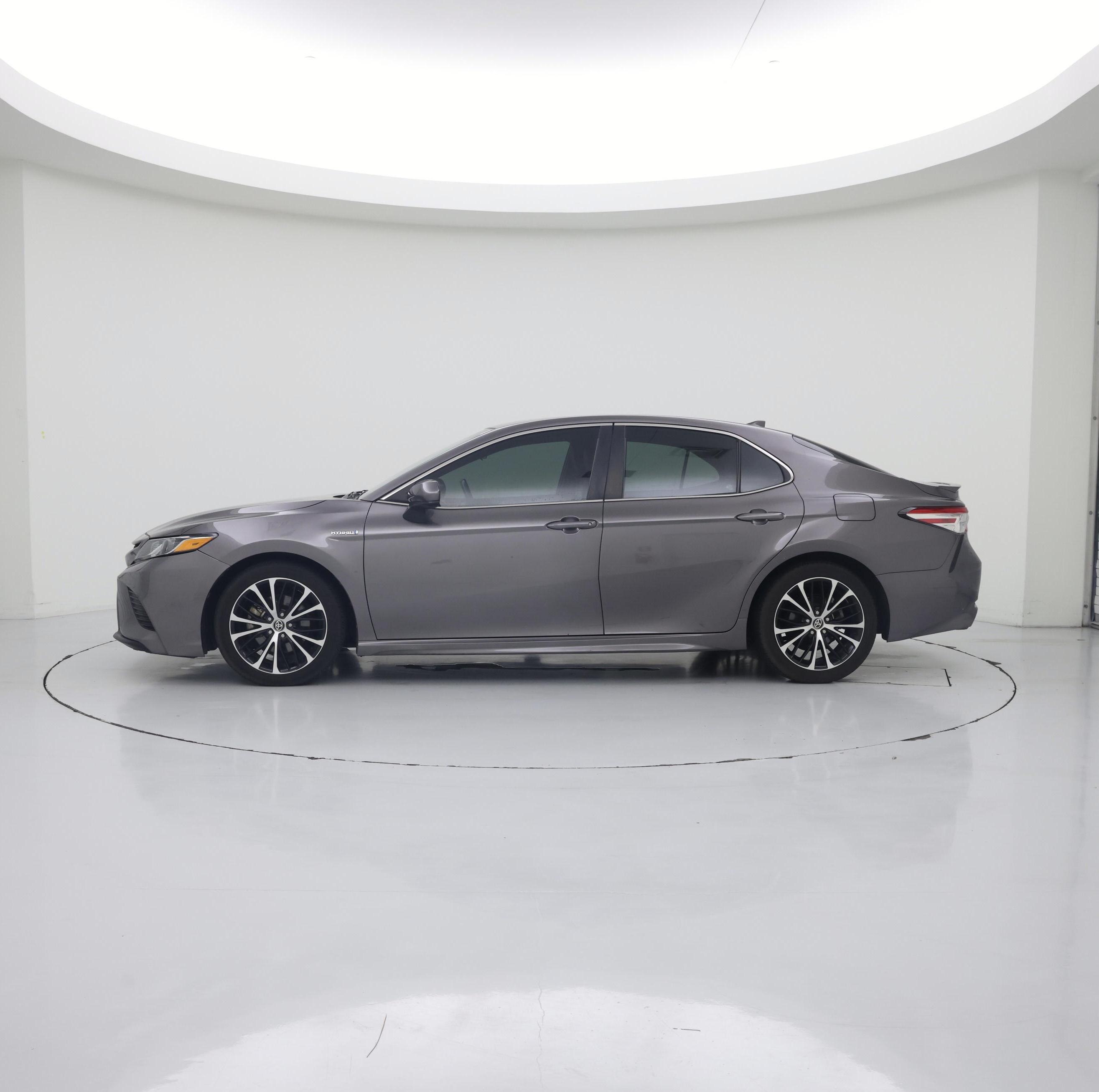 Thumbnail: 2020 Toyota Camry - 3
