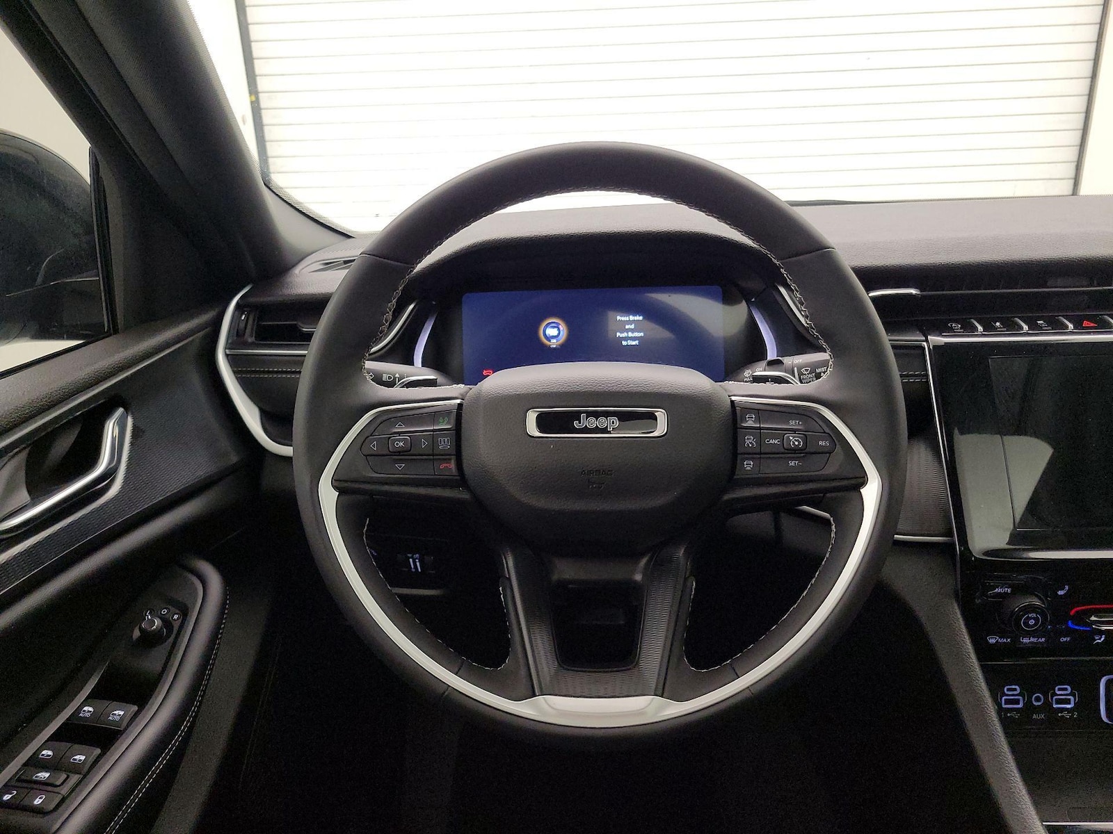 2025 Jeep Grand Cherokee Altitude - Photo 11