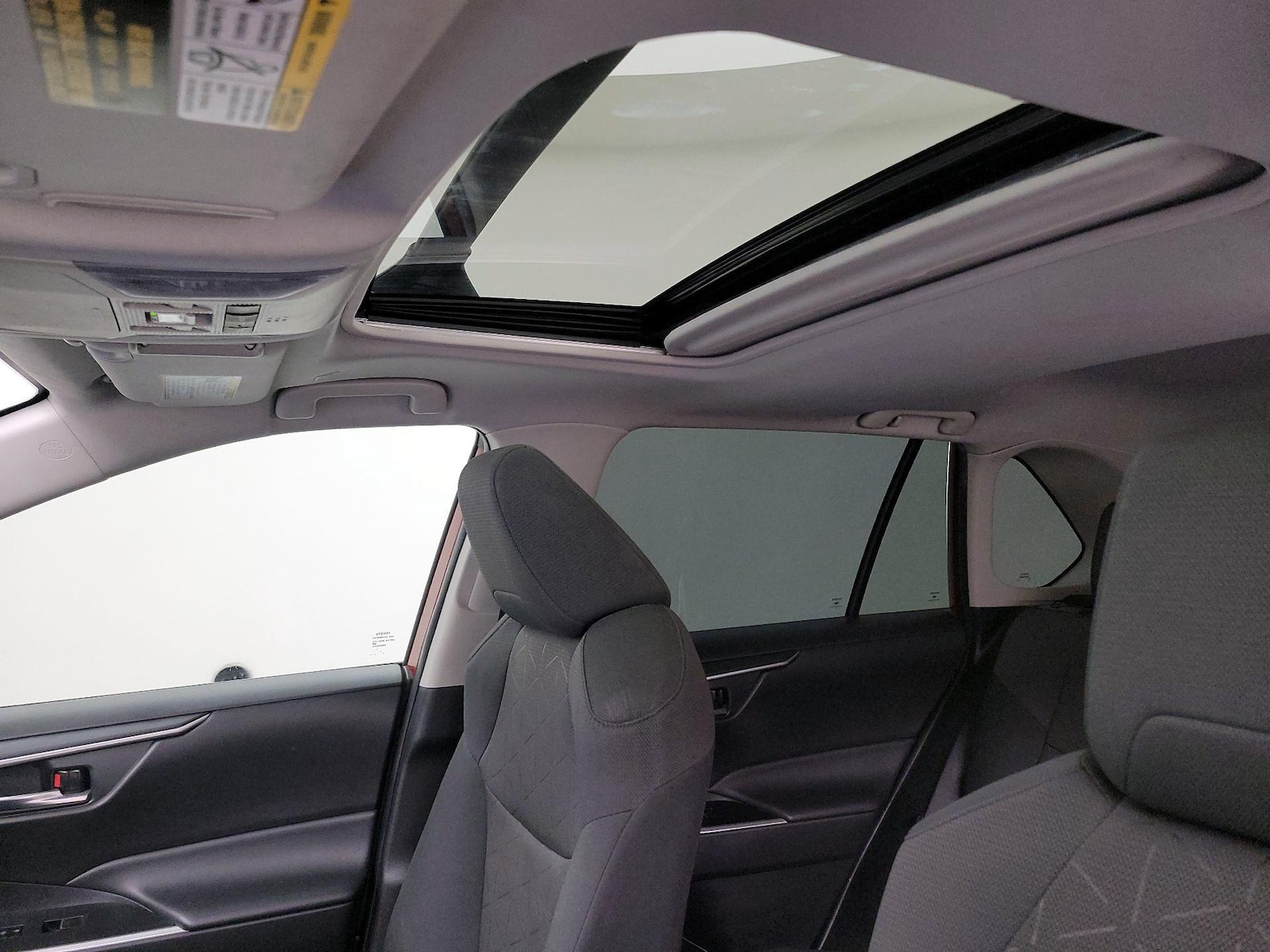 2024 Toyota RAV4 XLE - Photo 20