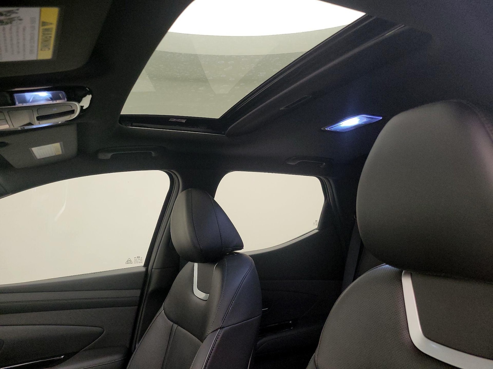 Sunroof(s) & Overhead Airbags