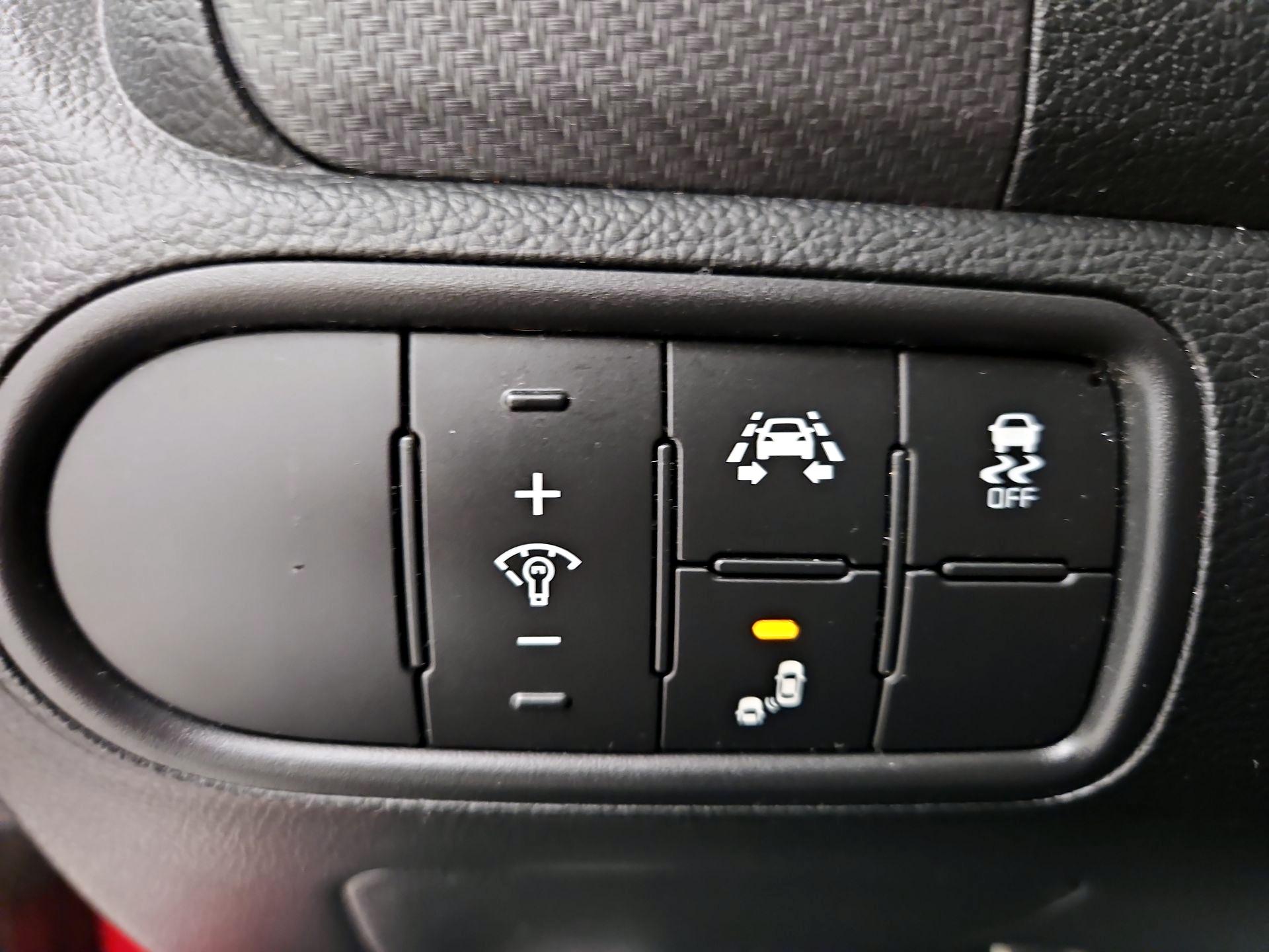 Thumbnail: 2017 Kia Forte - 13