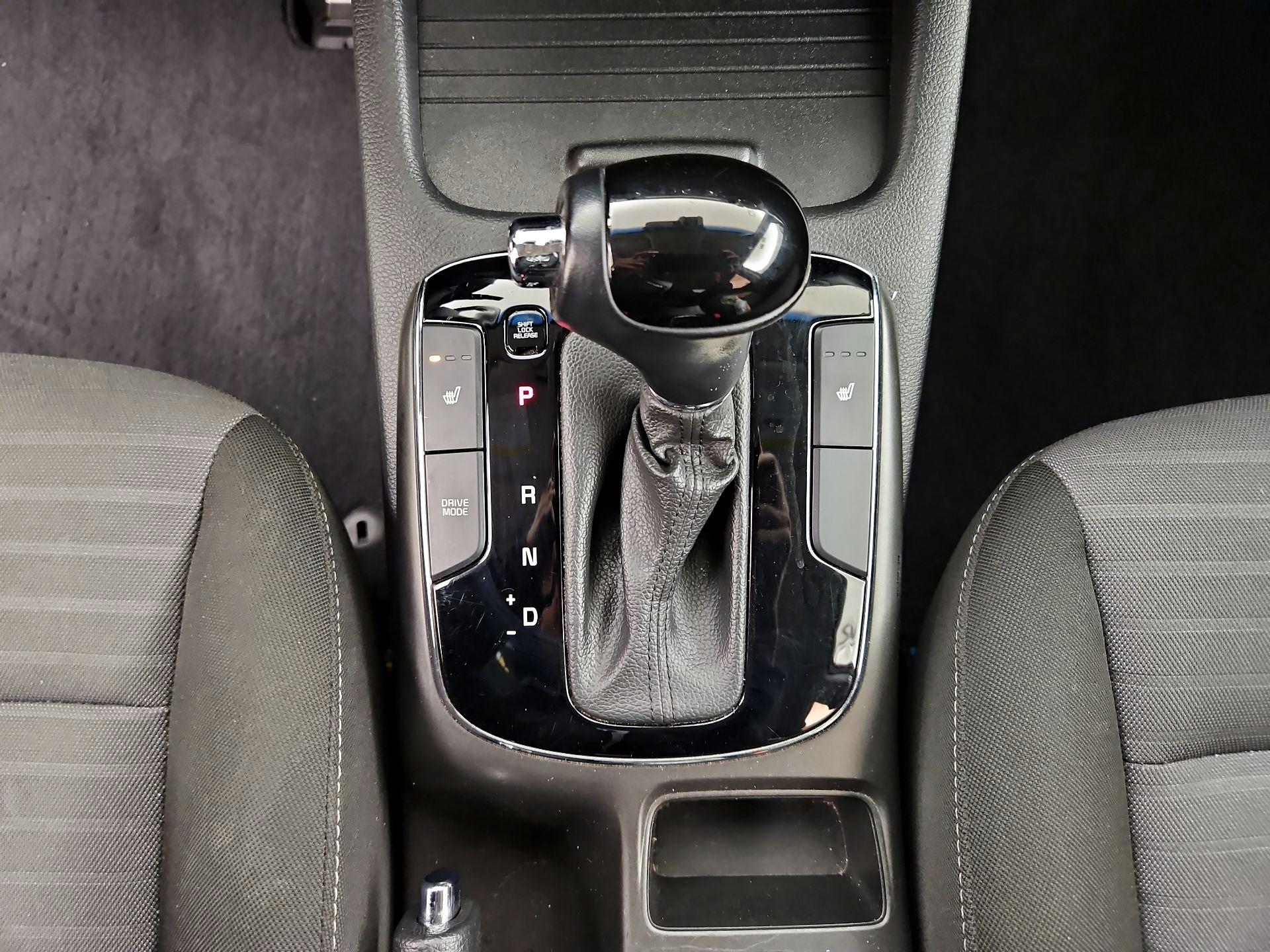 Thumbnail: 2017 Kia Forte - 18