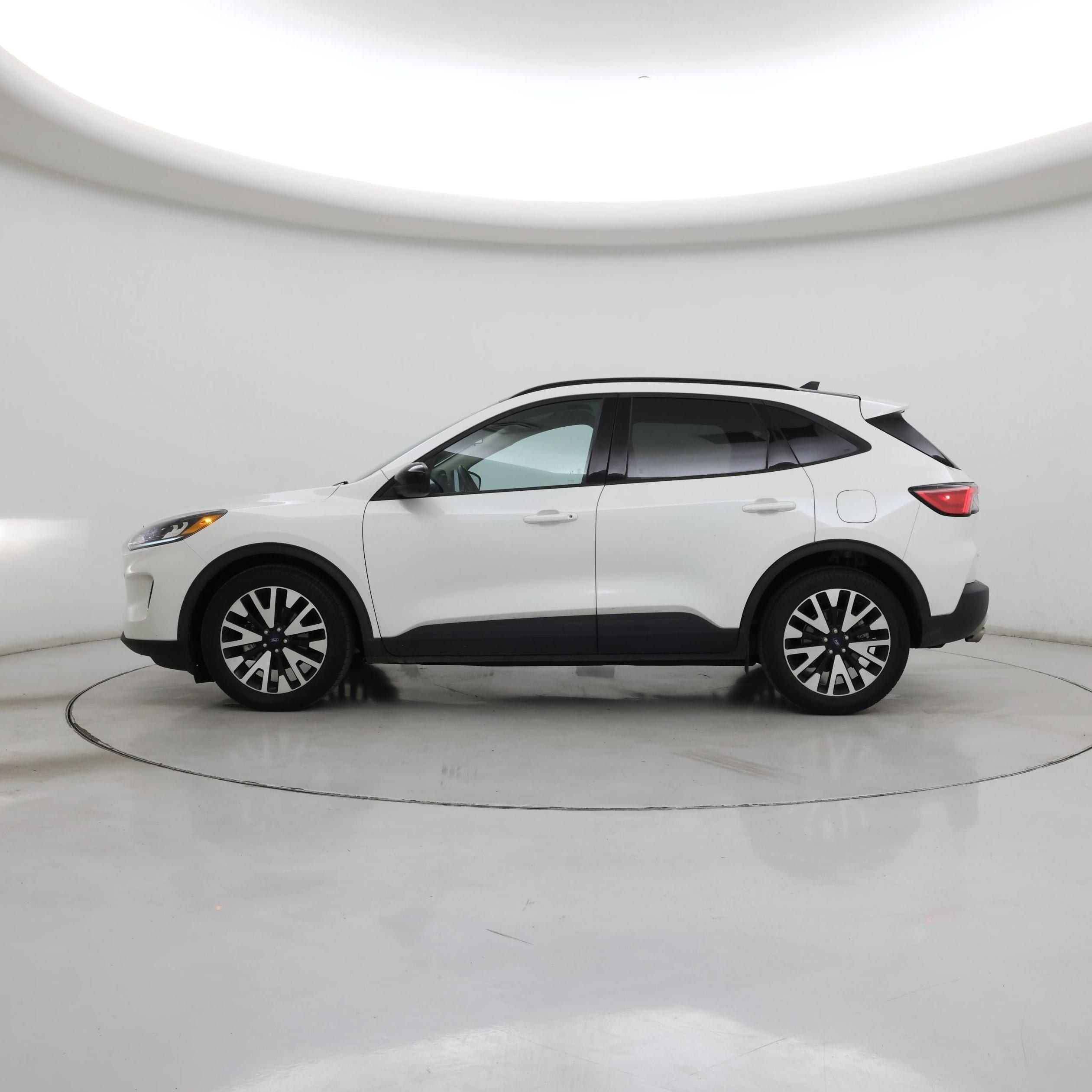 Thumbnail: 2020 Ford Escape - 3