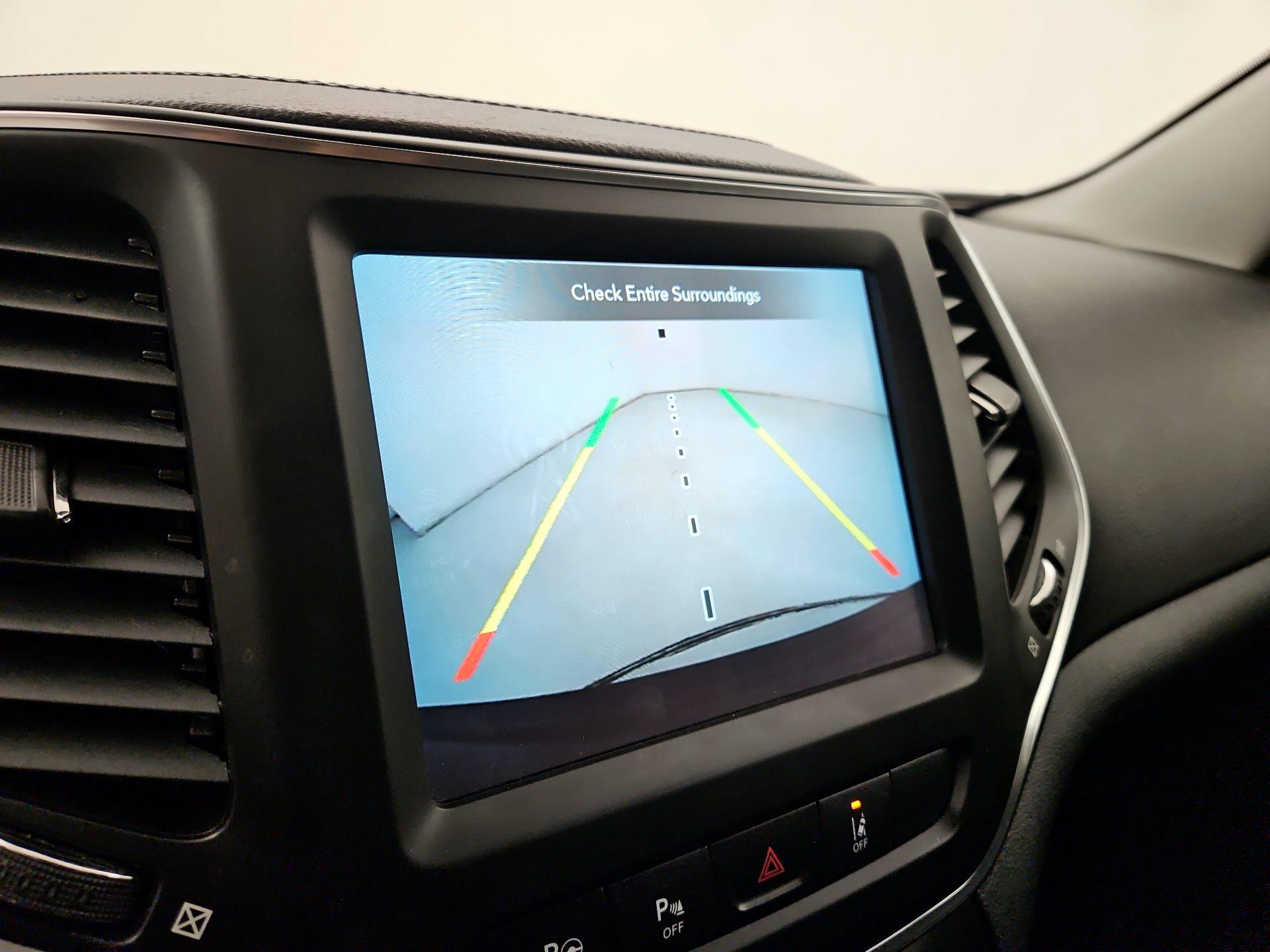 Thumbnail: 2023 Jeep Cherokee - 15