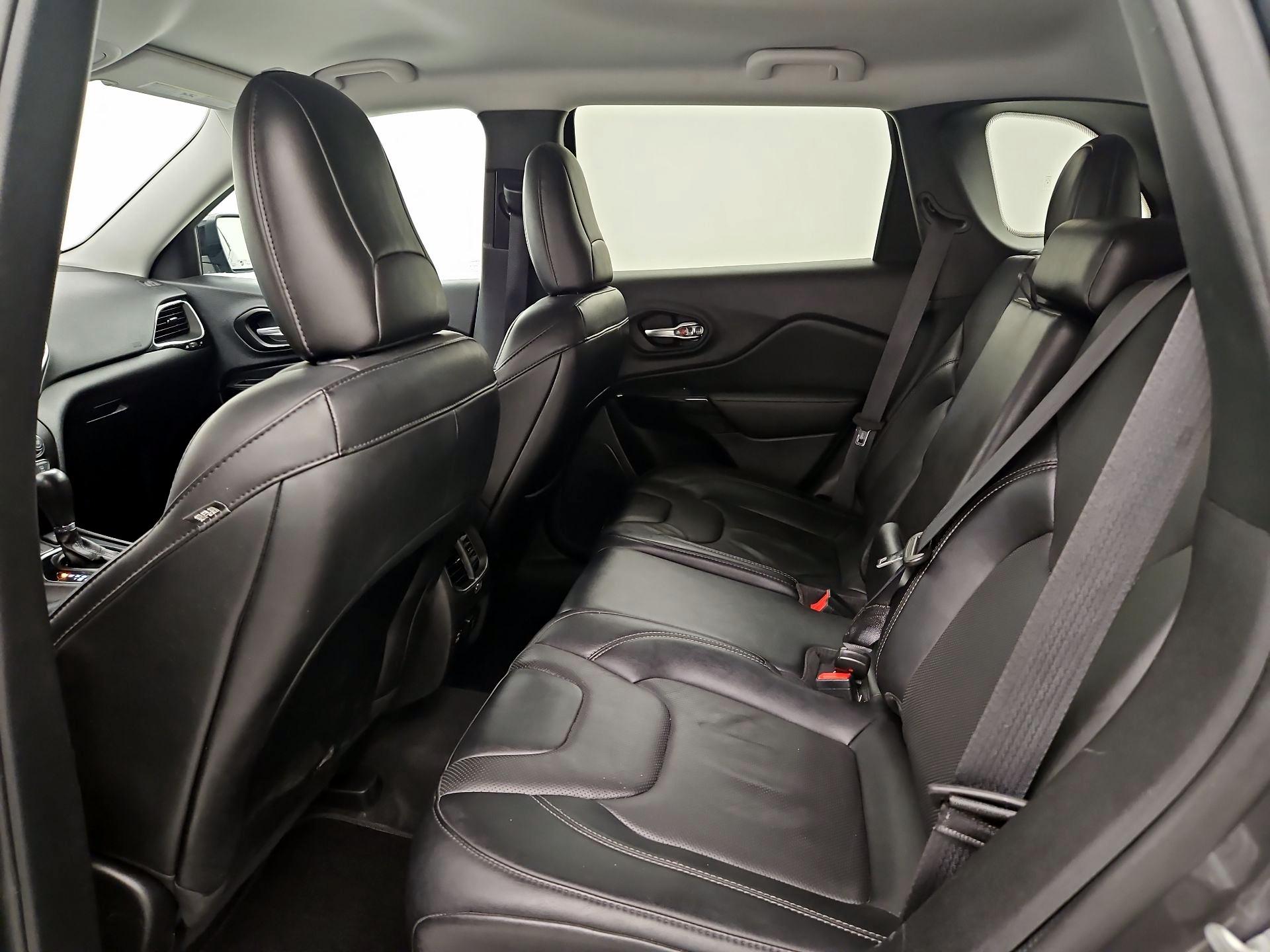 Thumbnail: 2023 Jeep Cherokee - 20