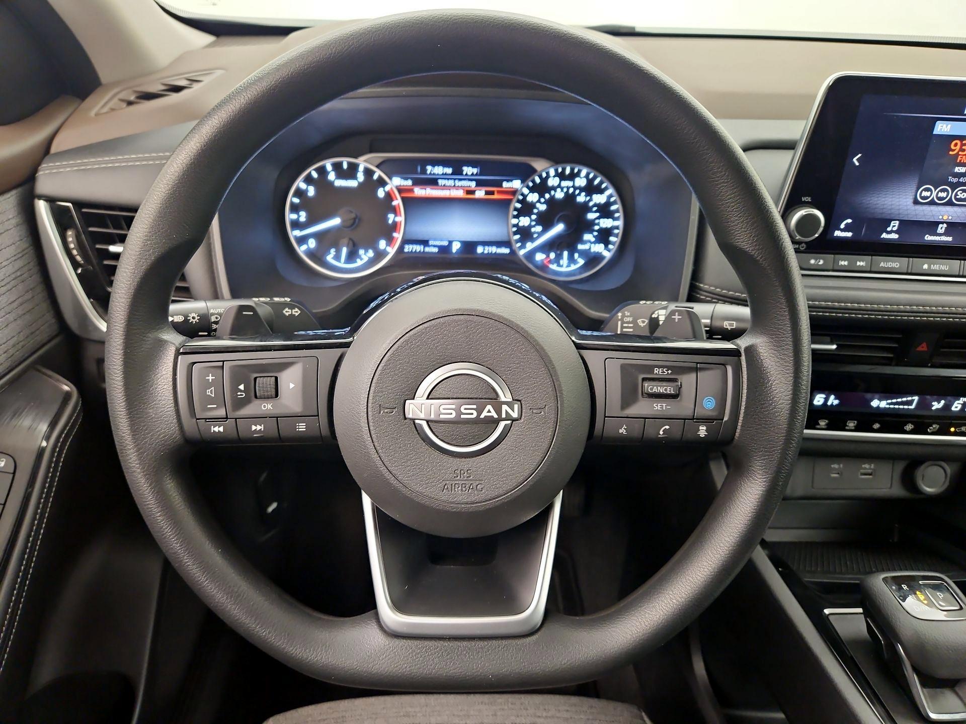 Thumbnail: 2022 Nissan Rogue - 10