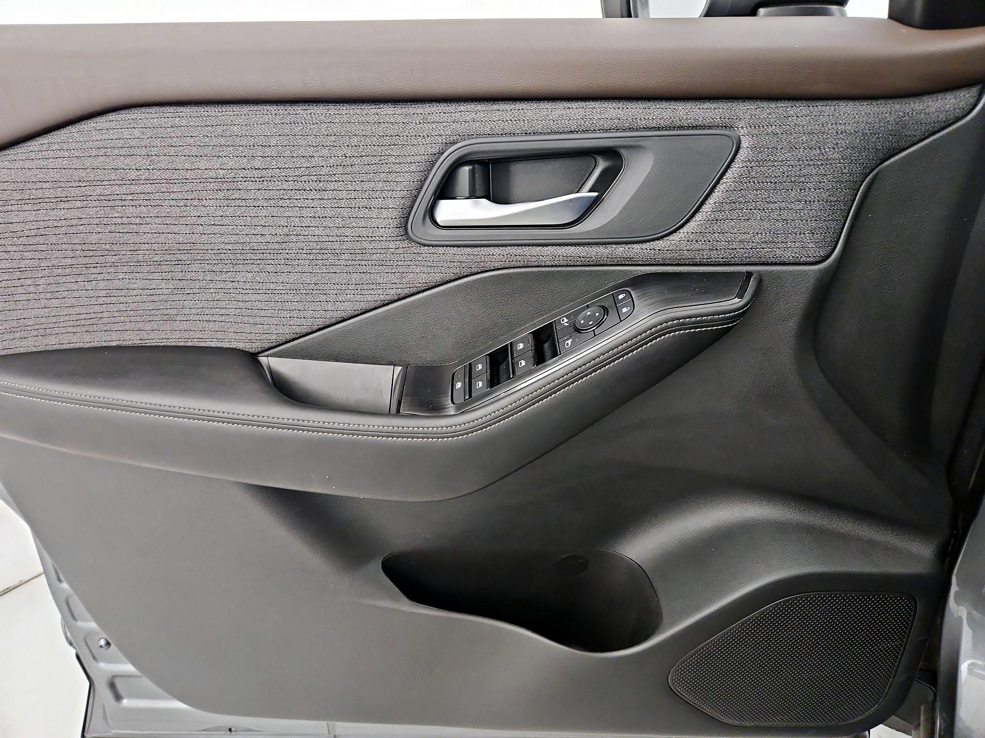 Thumbnail: 2022 Nissan Rogue - 12