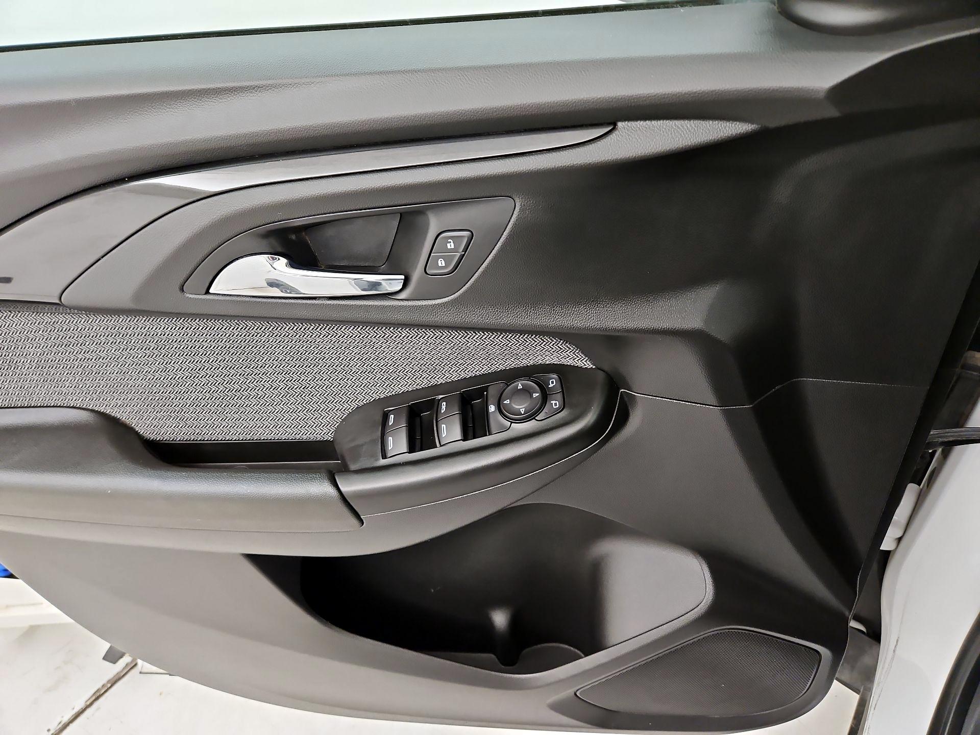 Thumbnail: 2021 Chevrolet TrailBlazer - 12