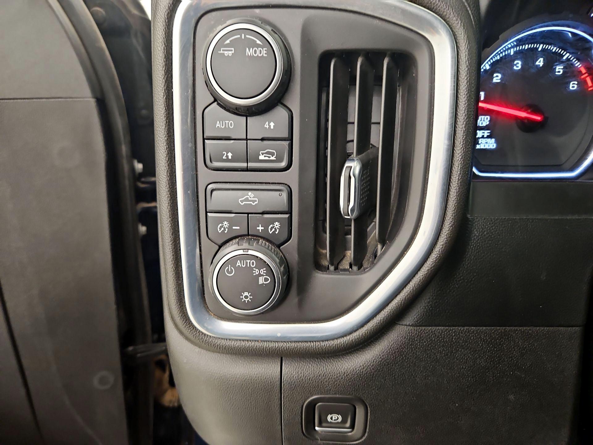 Thumbnail: 2022 Chevrolet Silverado 1500 - 13