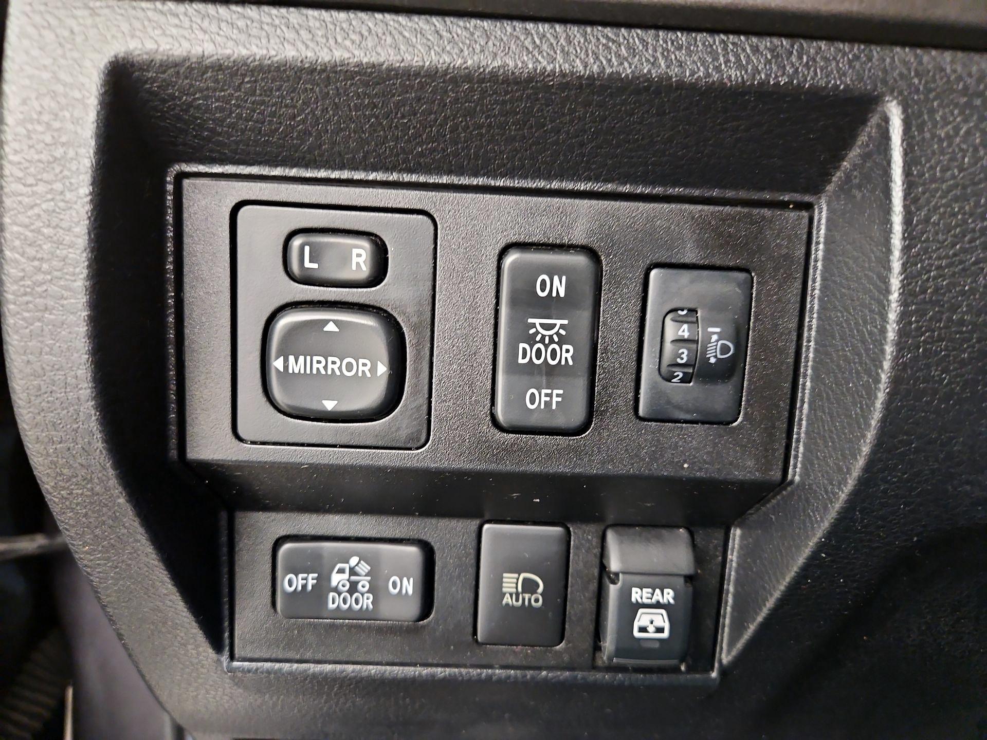 Thumbnail: 2019 Toyota Tundra - 13