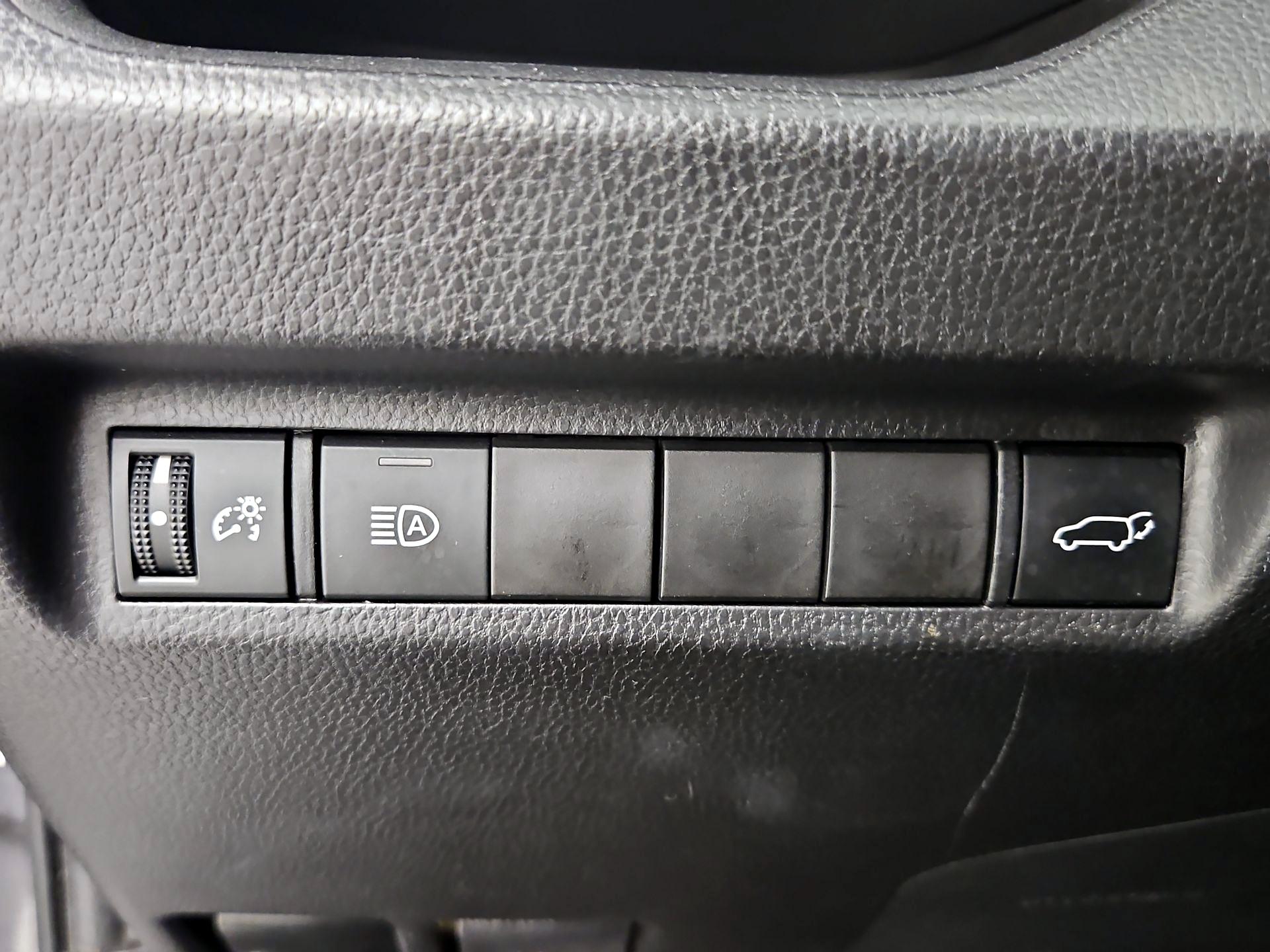 Thumbnail: 2021 Toyota RAV4 - 13