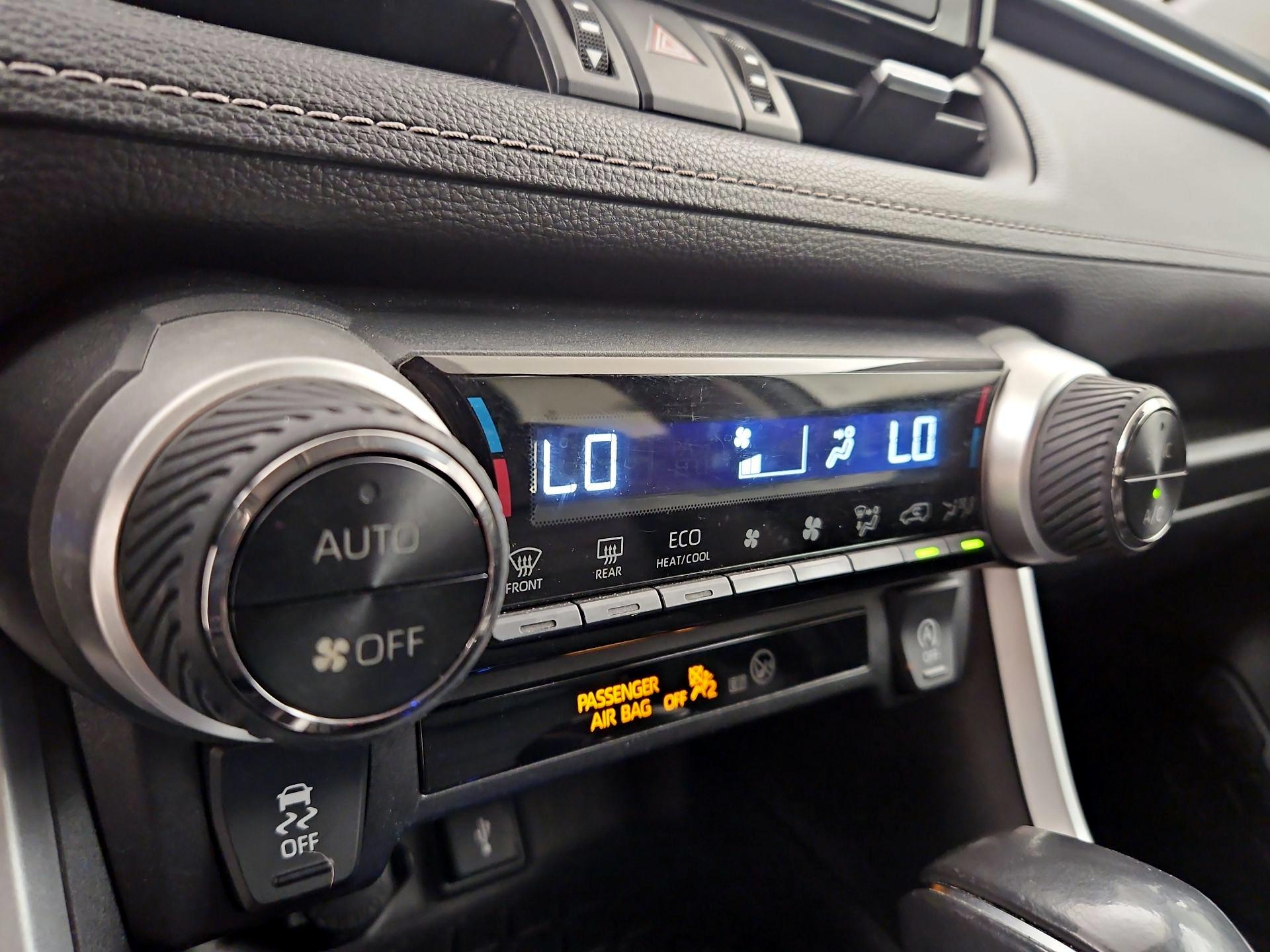 Thumbnail: 2021 Toyota RAV4 - 16