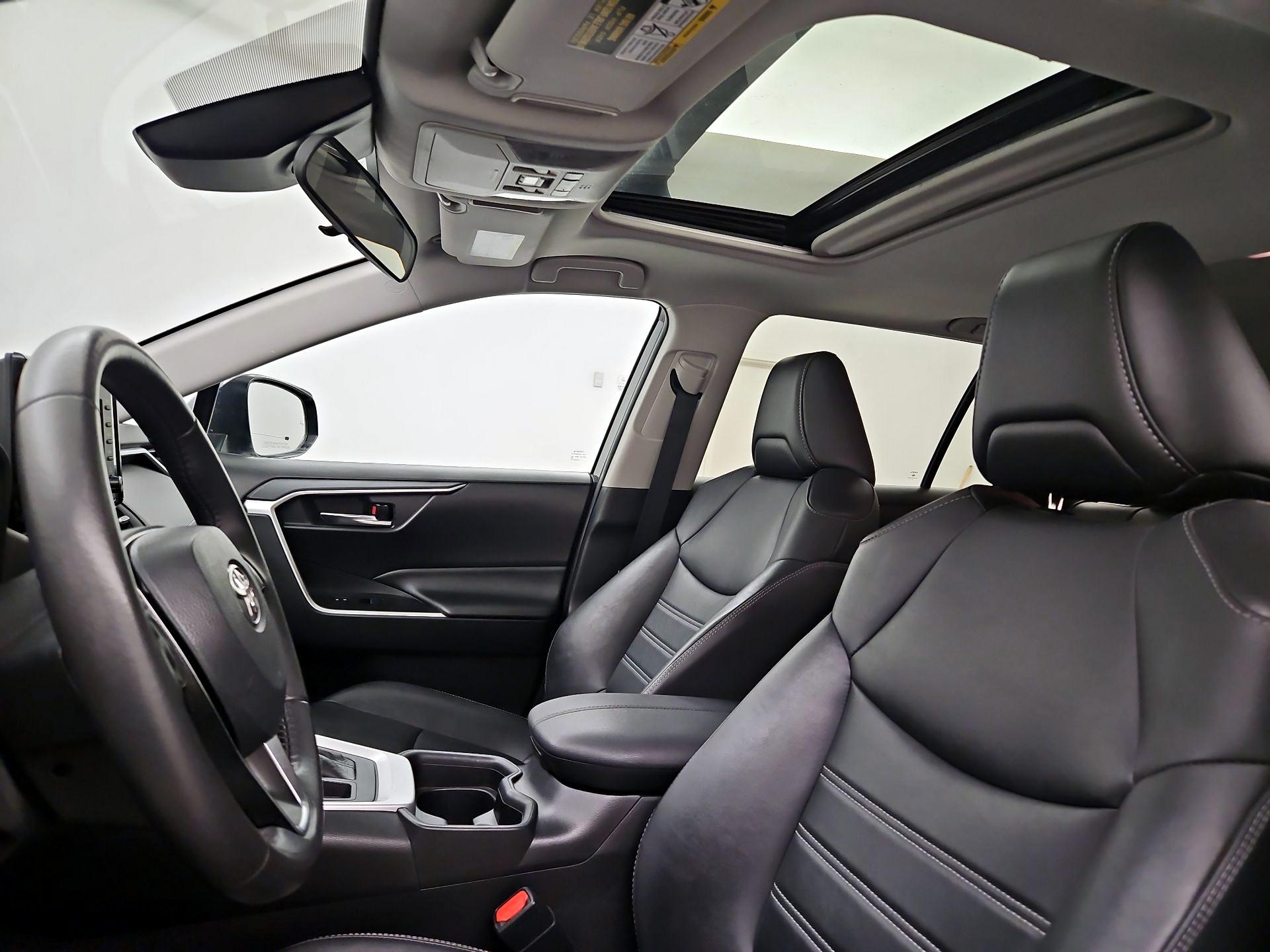 Thumbnail: 2021 Toyota RAV4 - 19