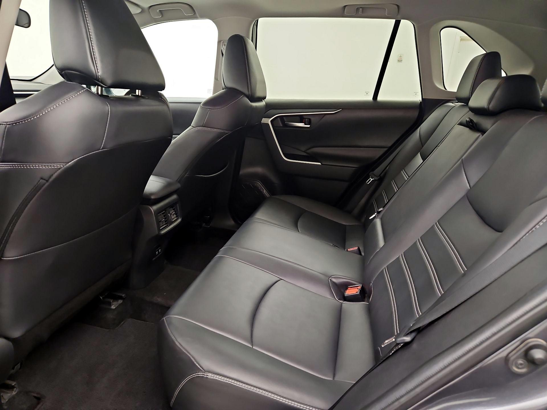 Thumbnail: 2021 Toyota RAV4 - 20