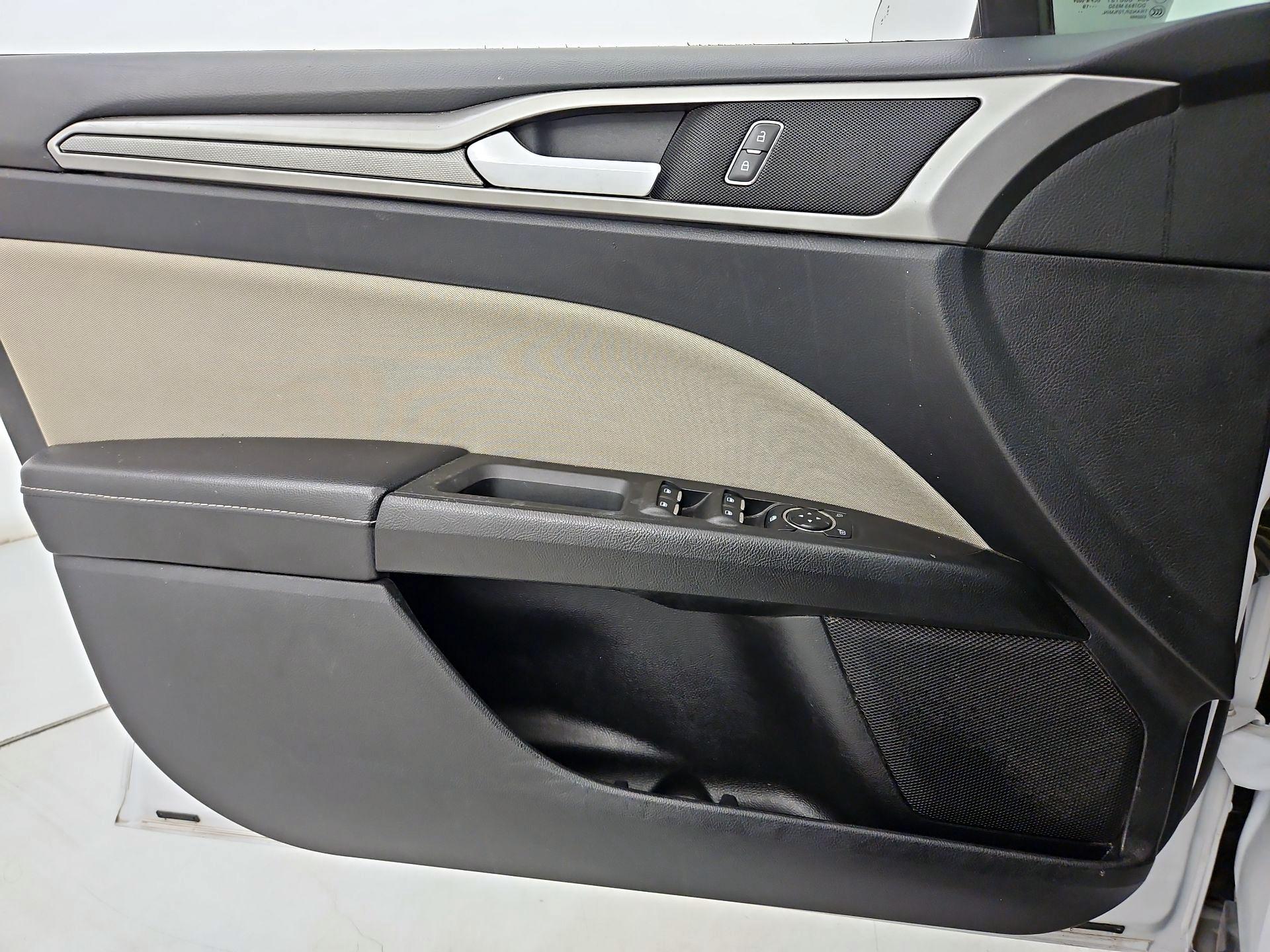 Thumbnail: 2020 Ford Fusion - 12