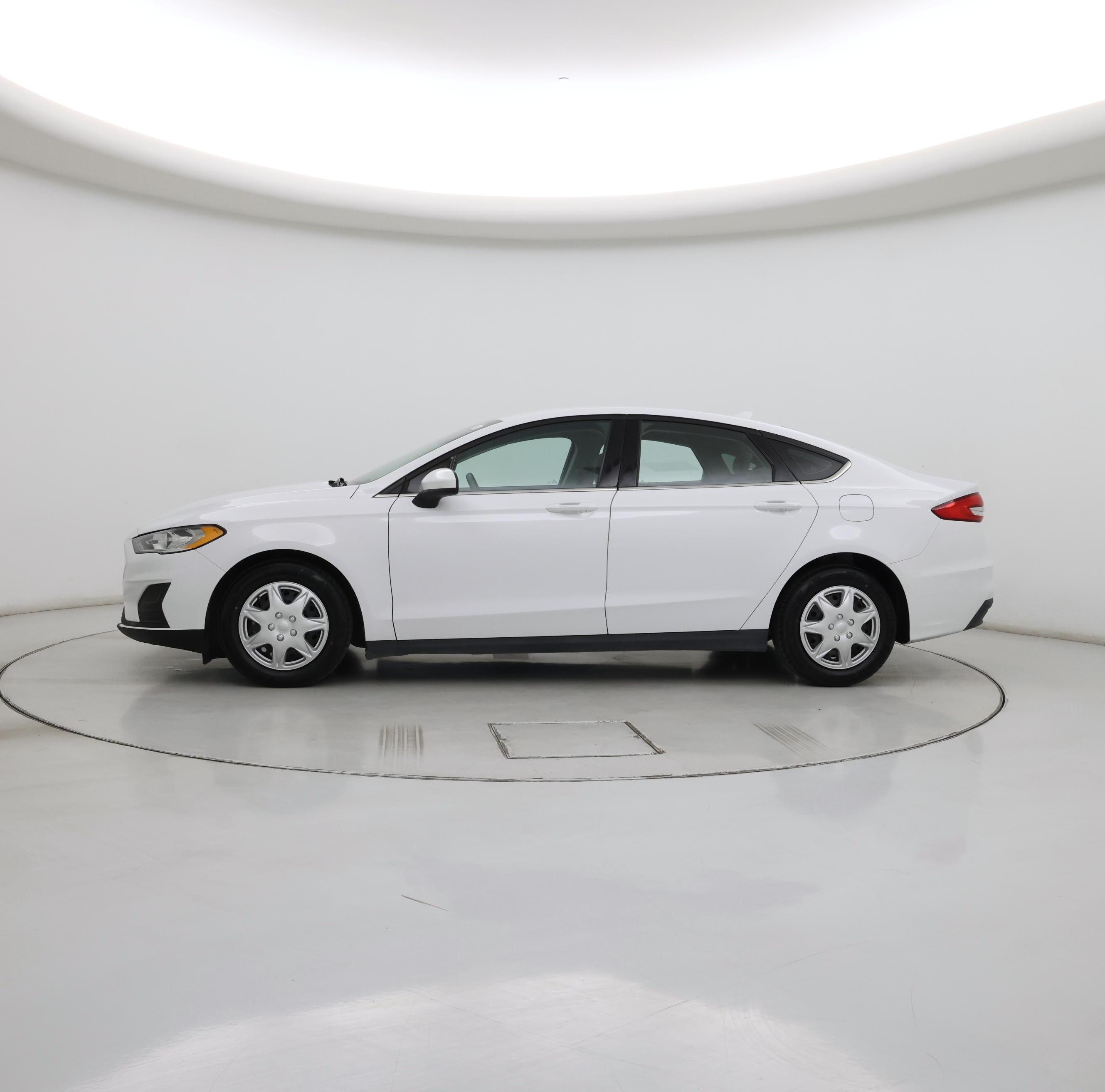 Thumbnail: 2020 Ford Fusion - 3