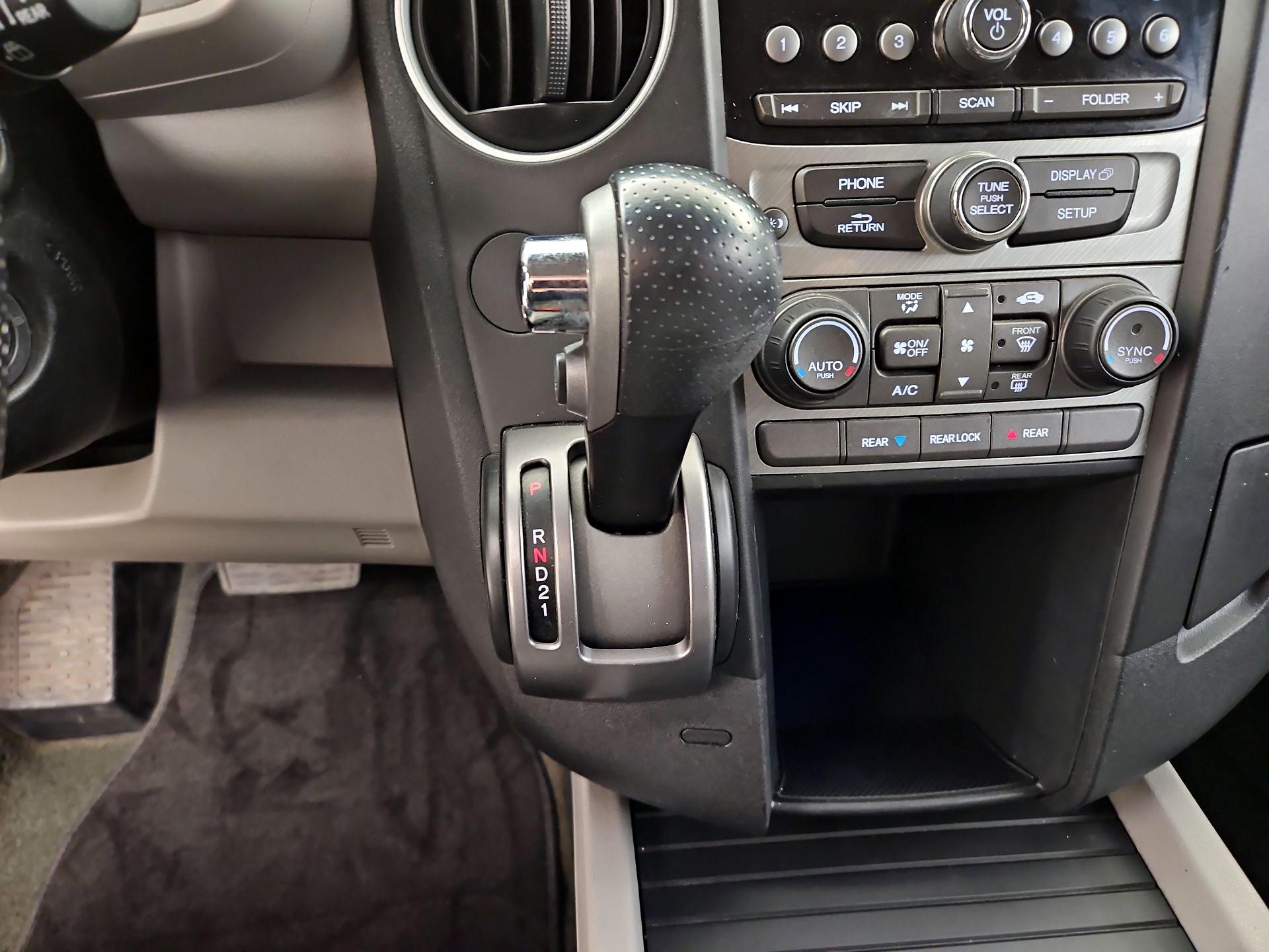 Thumbnail: 2015 Honda Pilot - 17