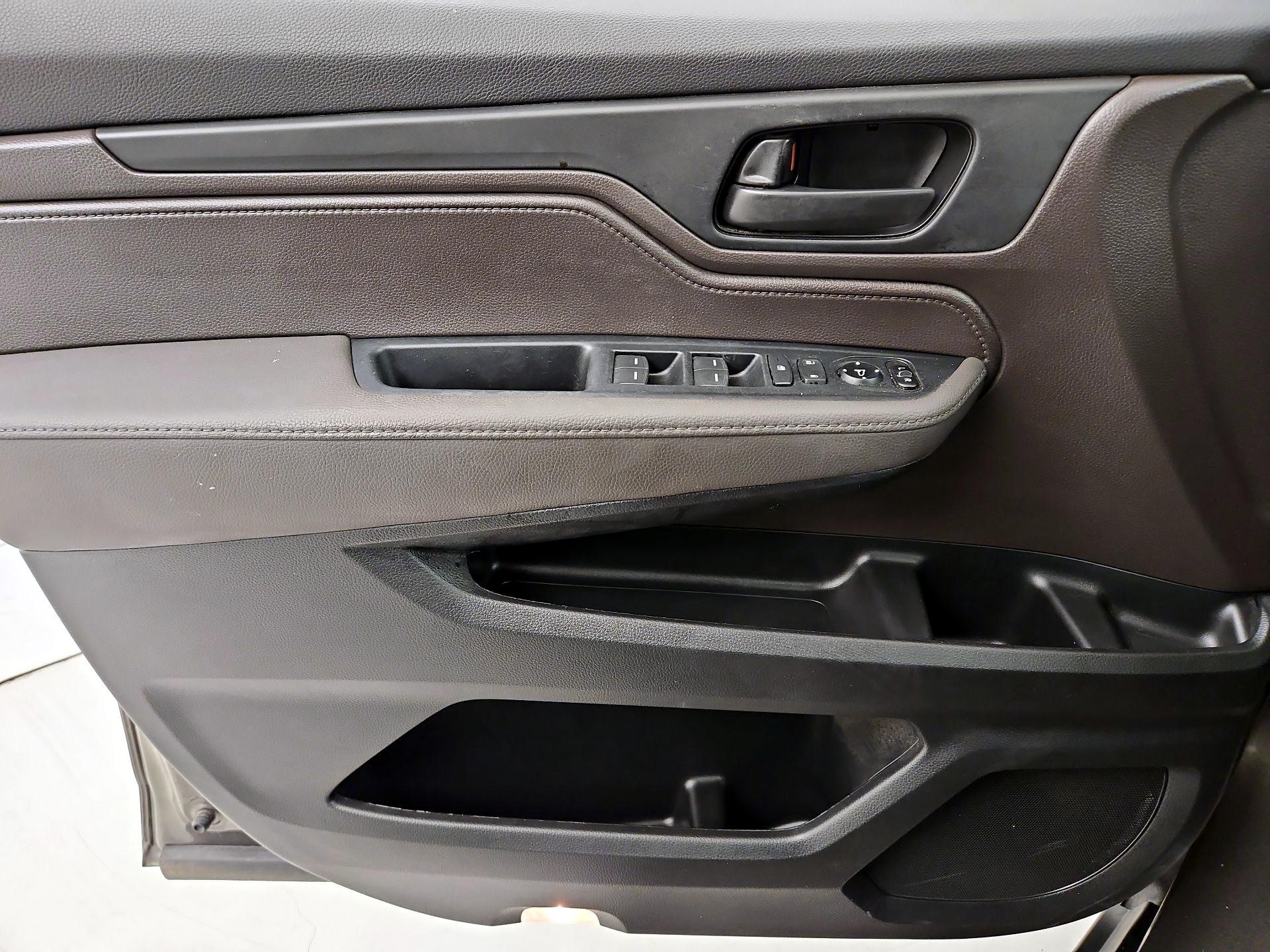 Thumbnail: 2019 Honda Odyssey - 12