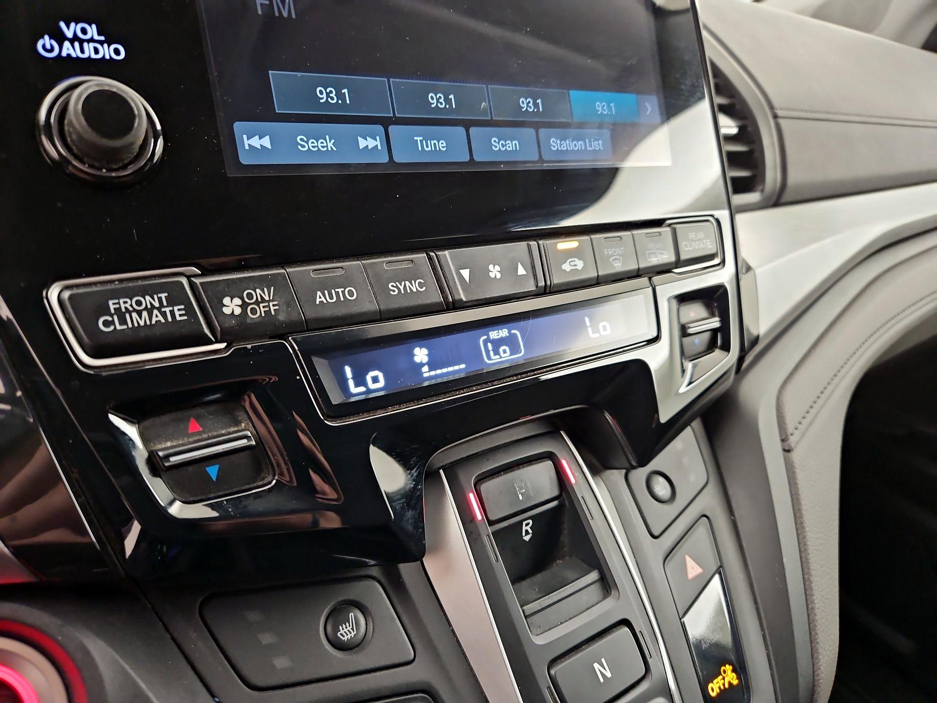 Thumbnail: 2019 Honda Odyssey - 16