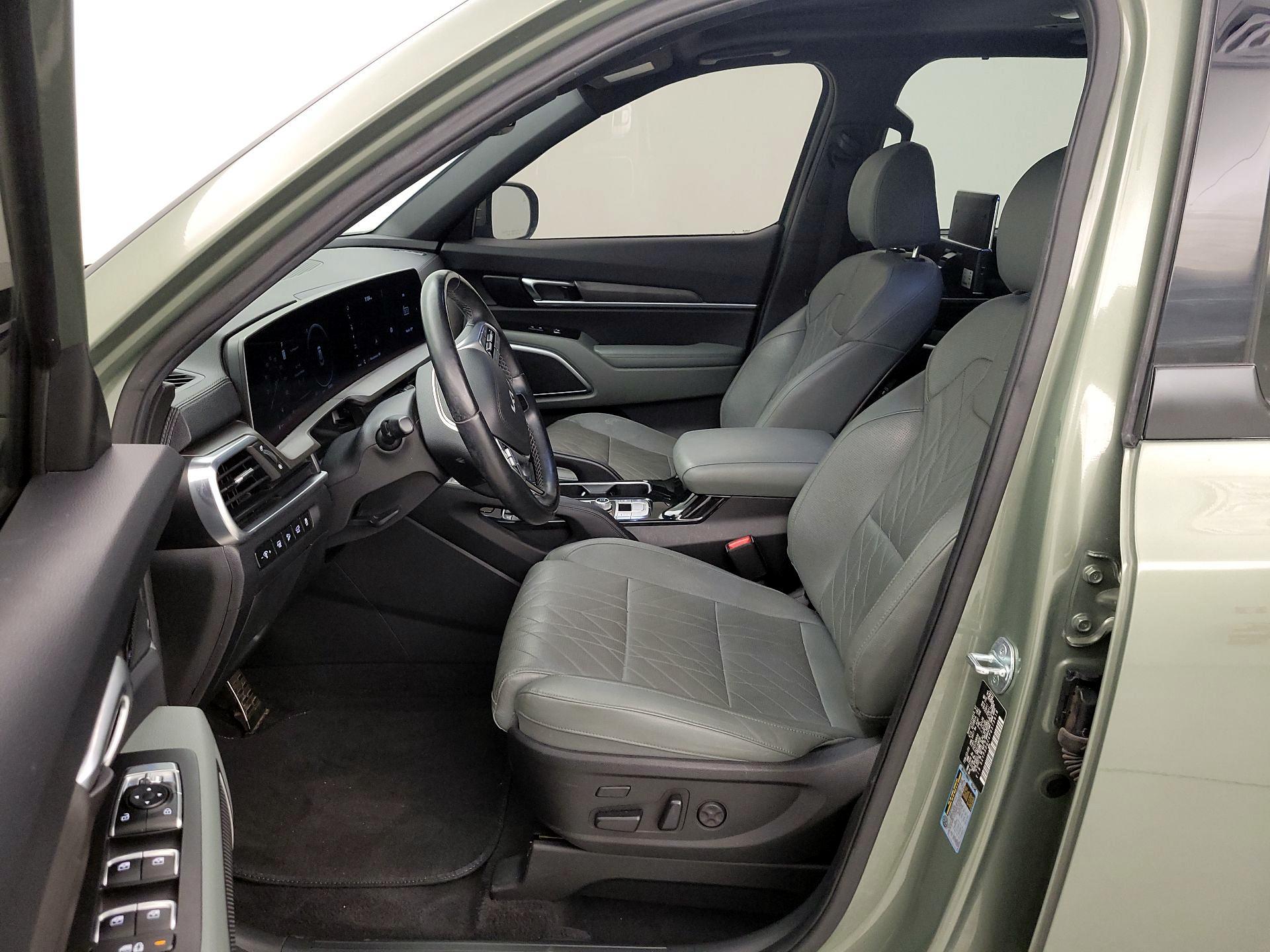 Thumbnail: 2023 Kia Telluride - 9