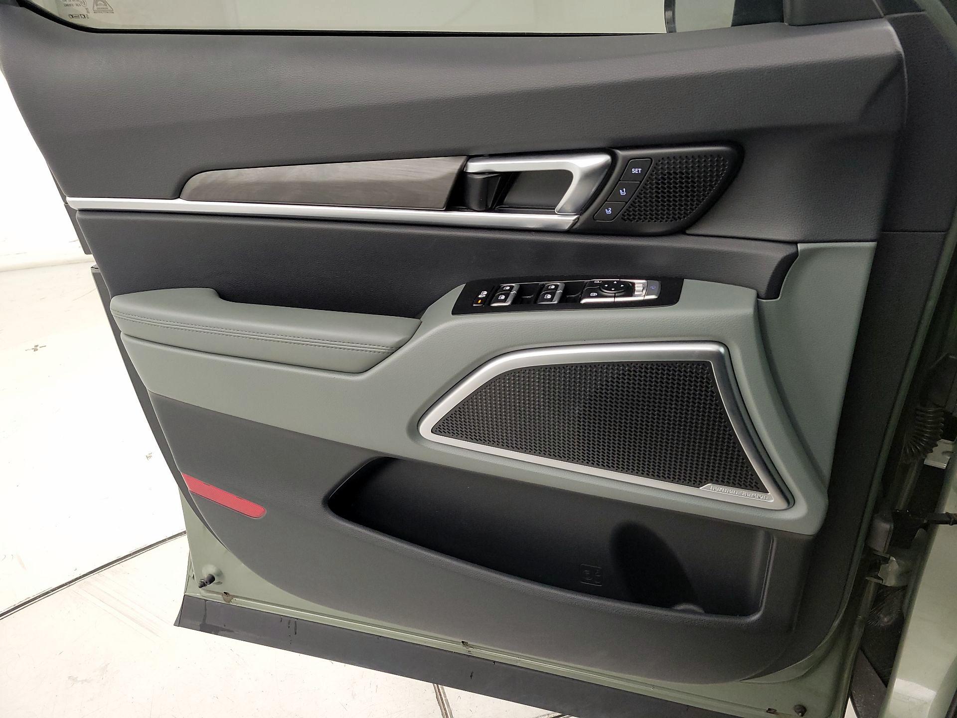 Thumbnail: 2023 Kia Telluride - 10