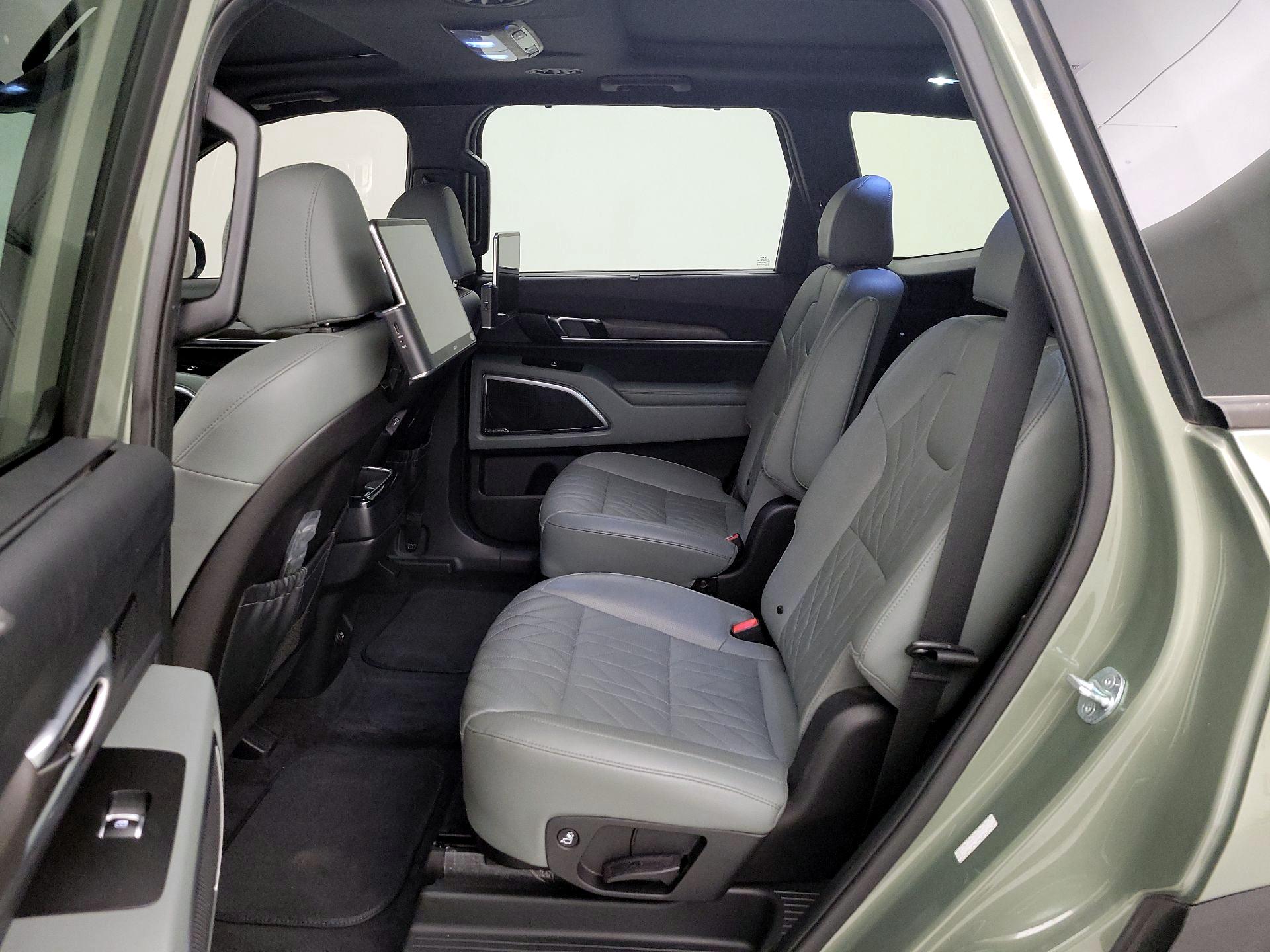 Thumbnail: 2023 Kia Telluride - 19