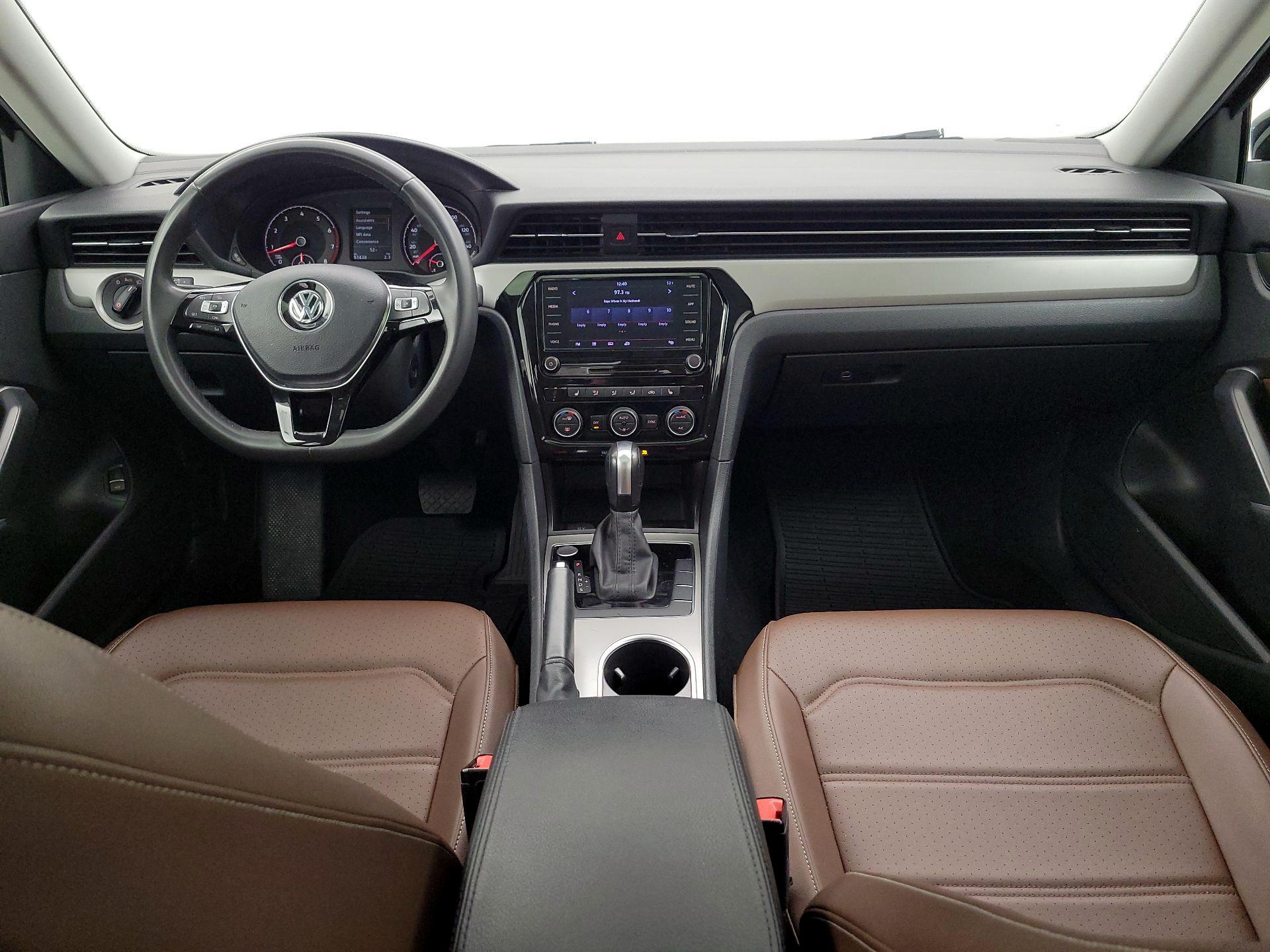 Thumbnail: 2022 Volkswagen Passat - 9