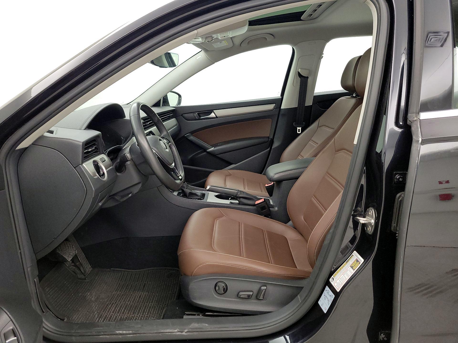 Thumbnail: 2022 Volkswagen Passat - 11