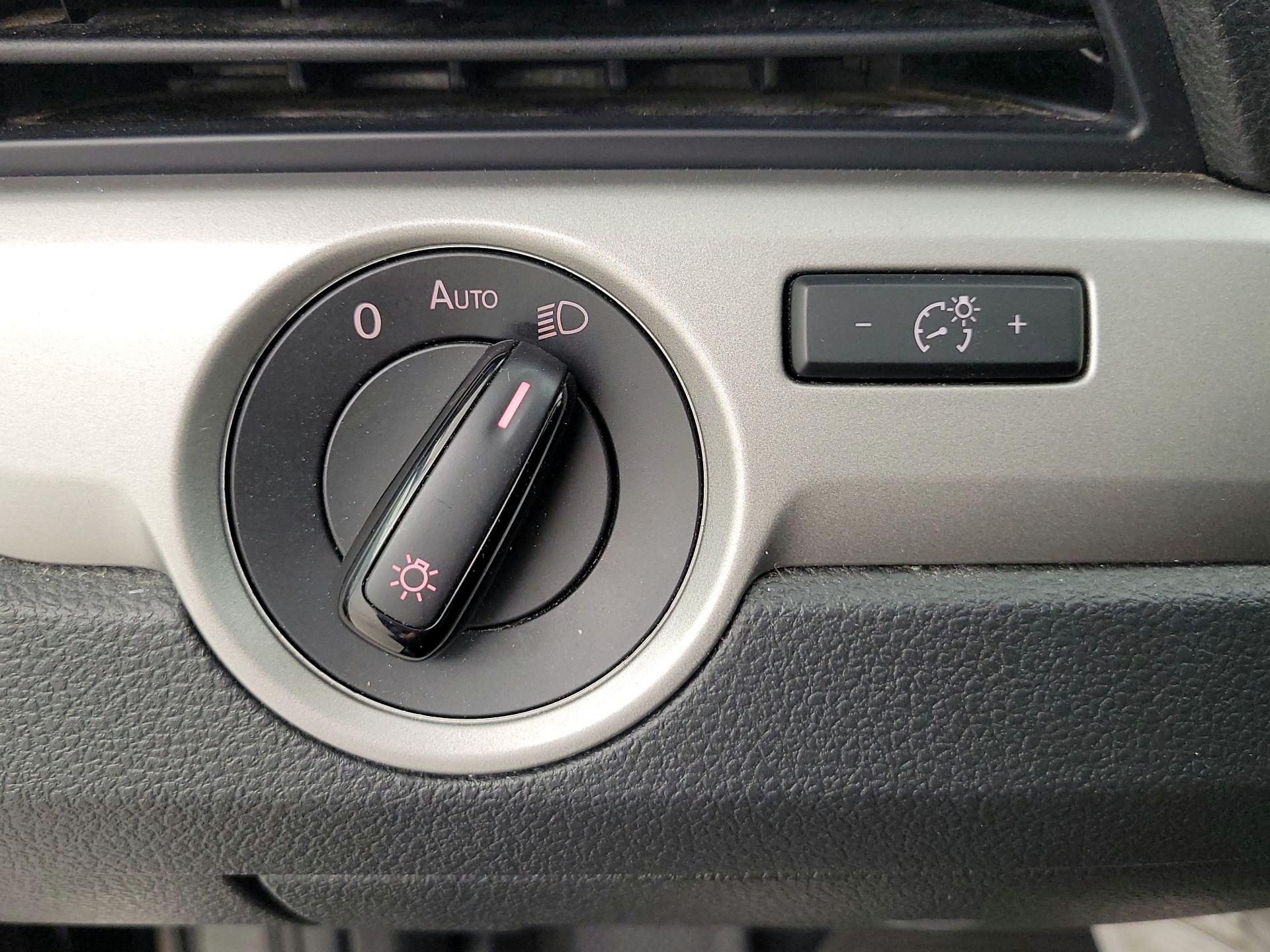 Thumbnail: 2022 Volkswagen Passat - 13