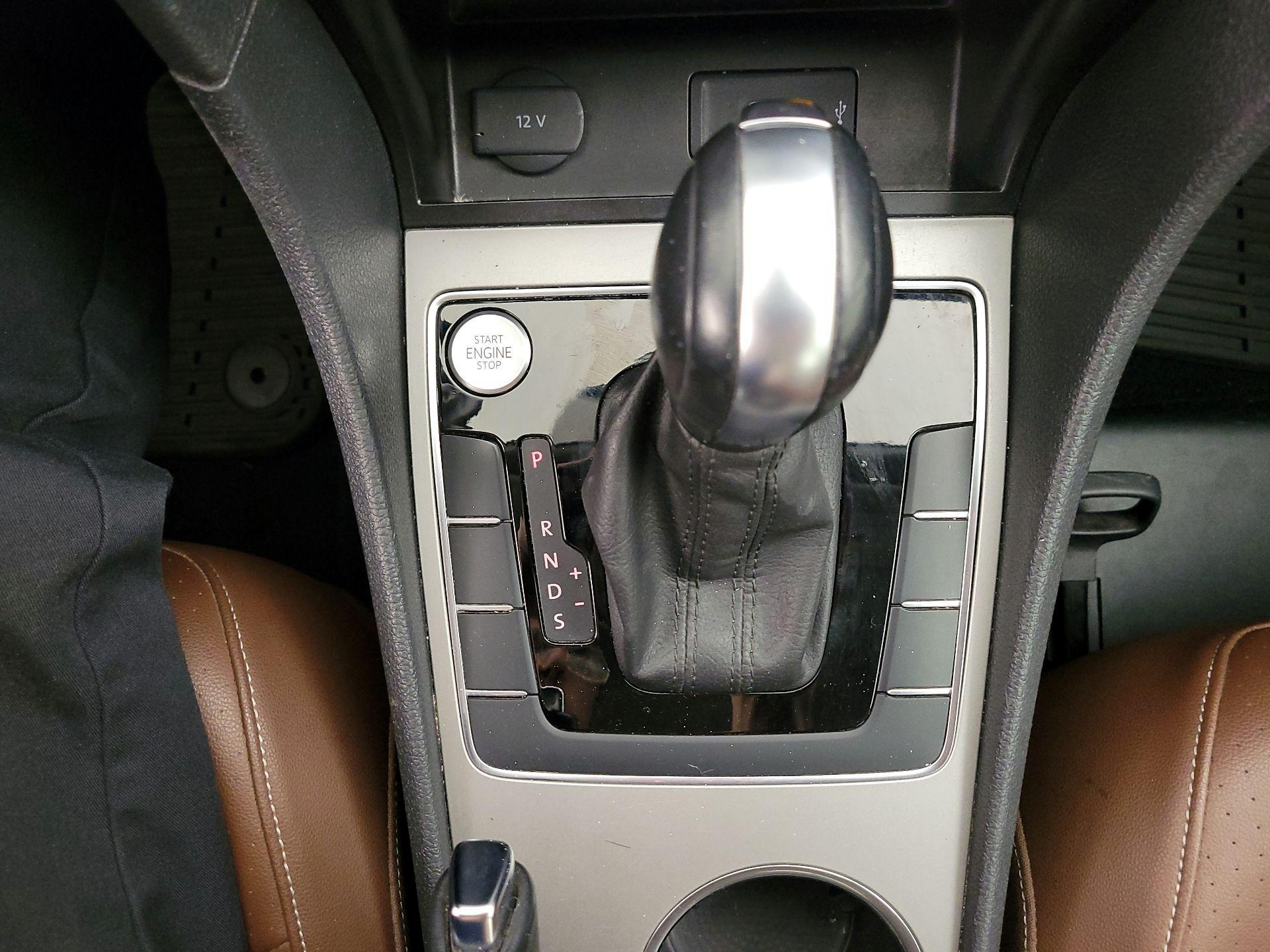 Thumbnail: 2022 Volkswagen Passat - 17