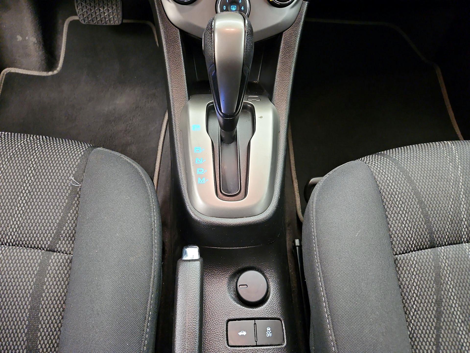 Thumbnail: 2016 Chevrolet Sonic - 17